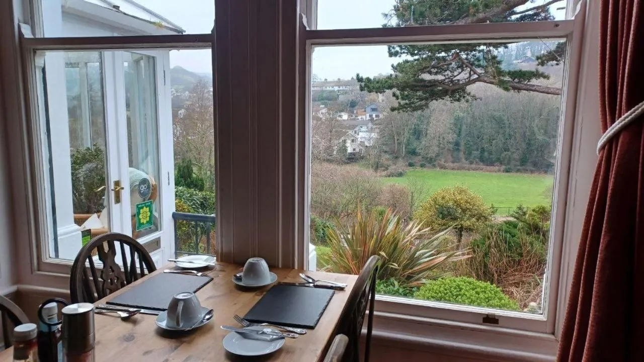 Dining area in Glan Heulog