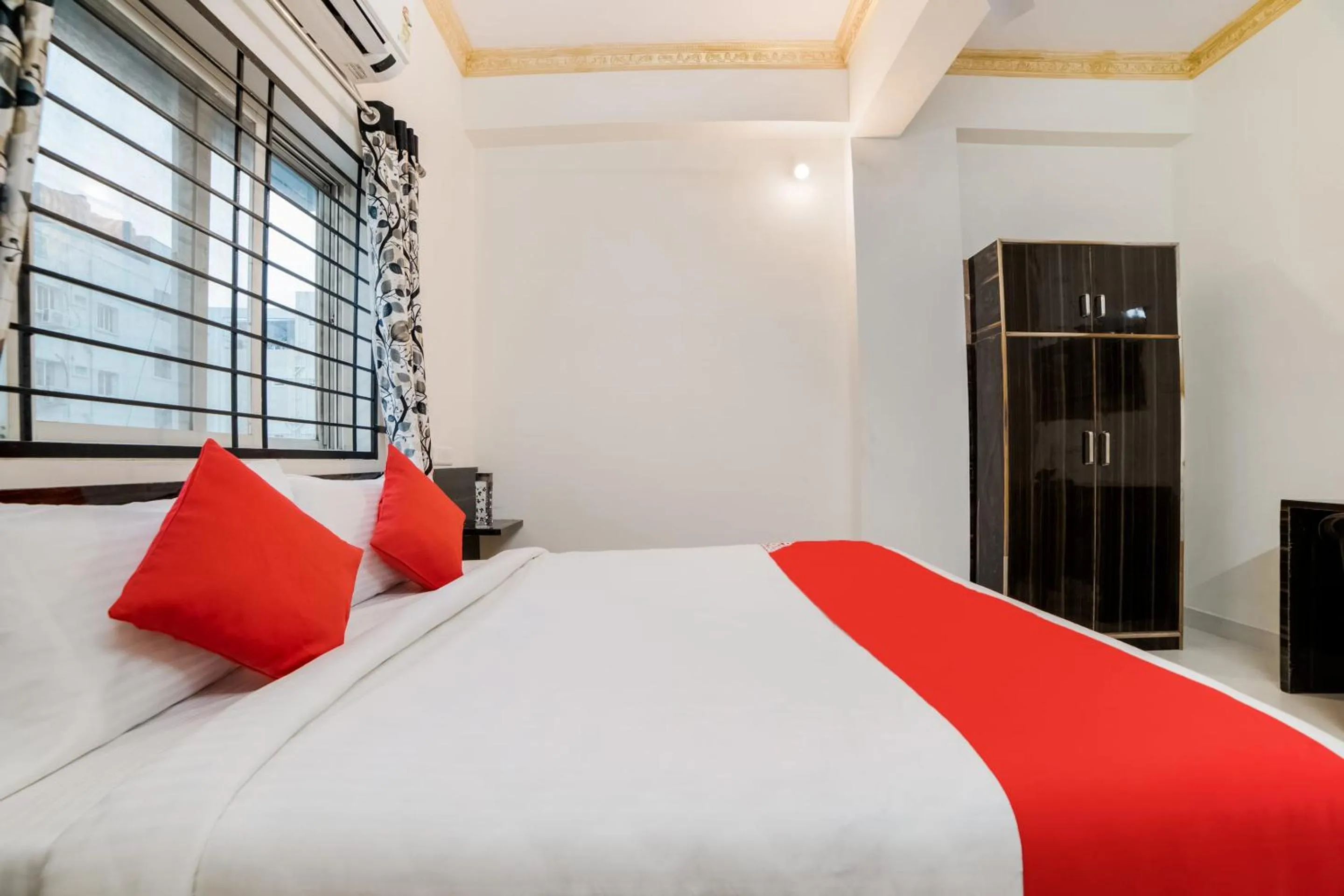 Bedroom, Bed in Super Hotel O Lucky Hotels Gachibowli