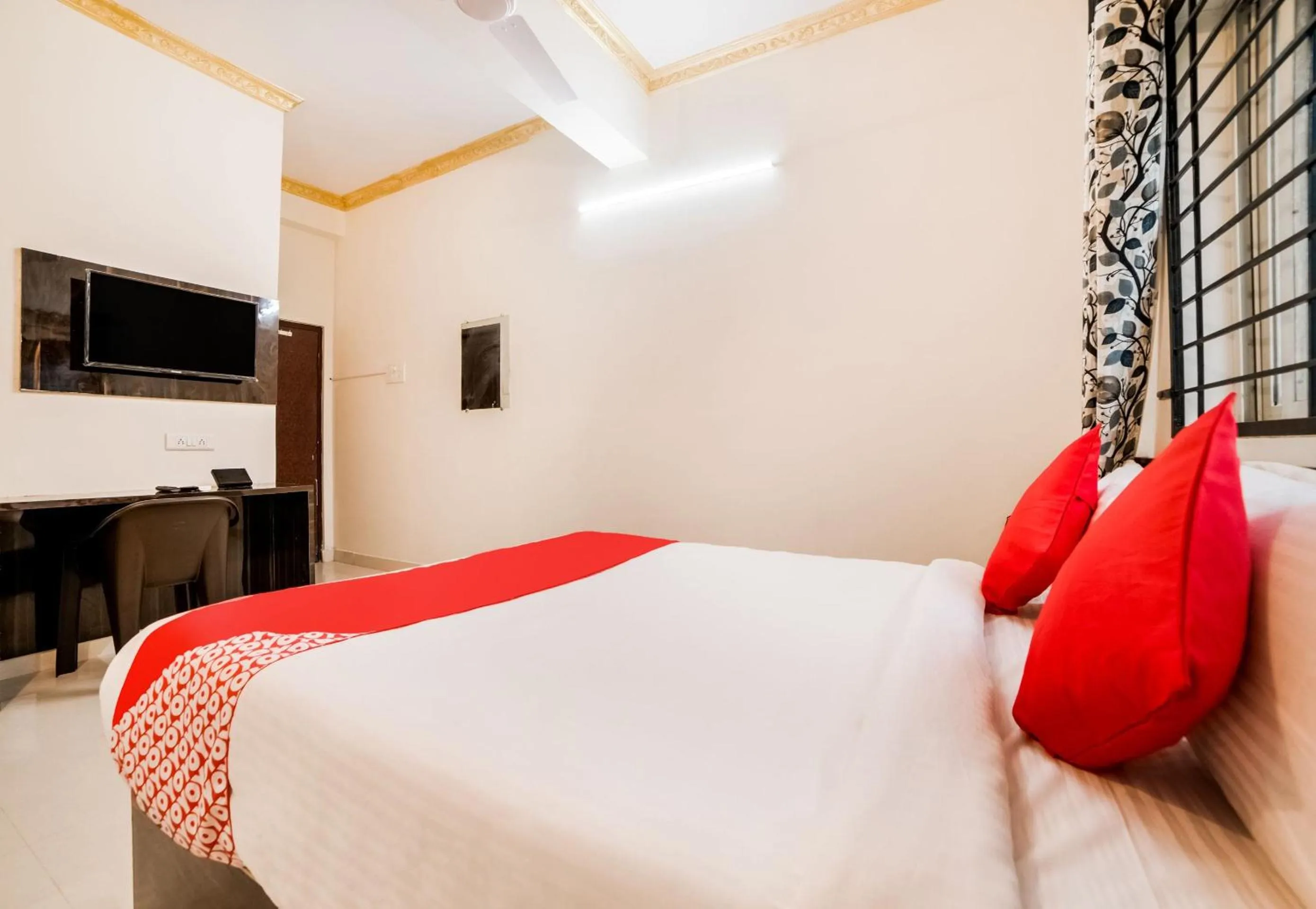 Bedroom, Bed in Super Hotel O Lucky Hotels Gachibowli