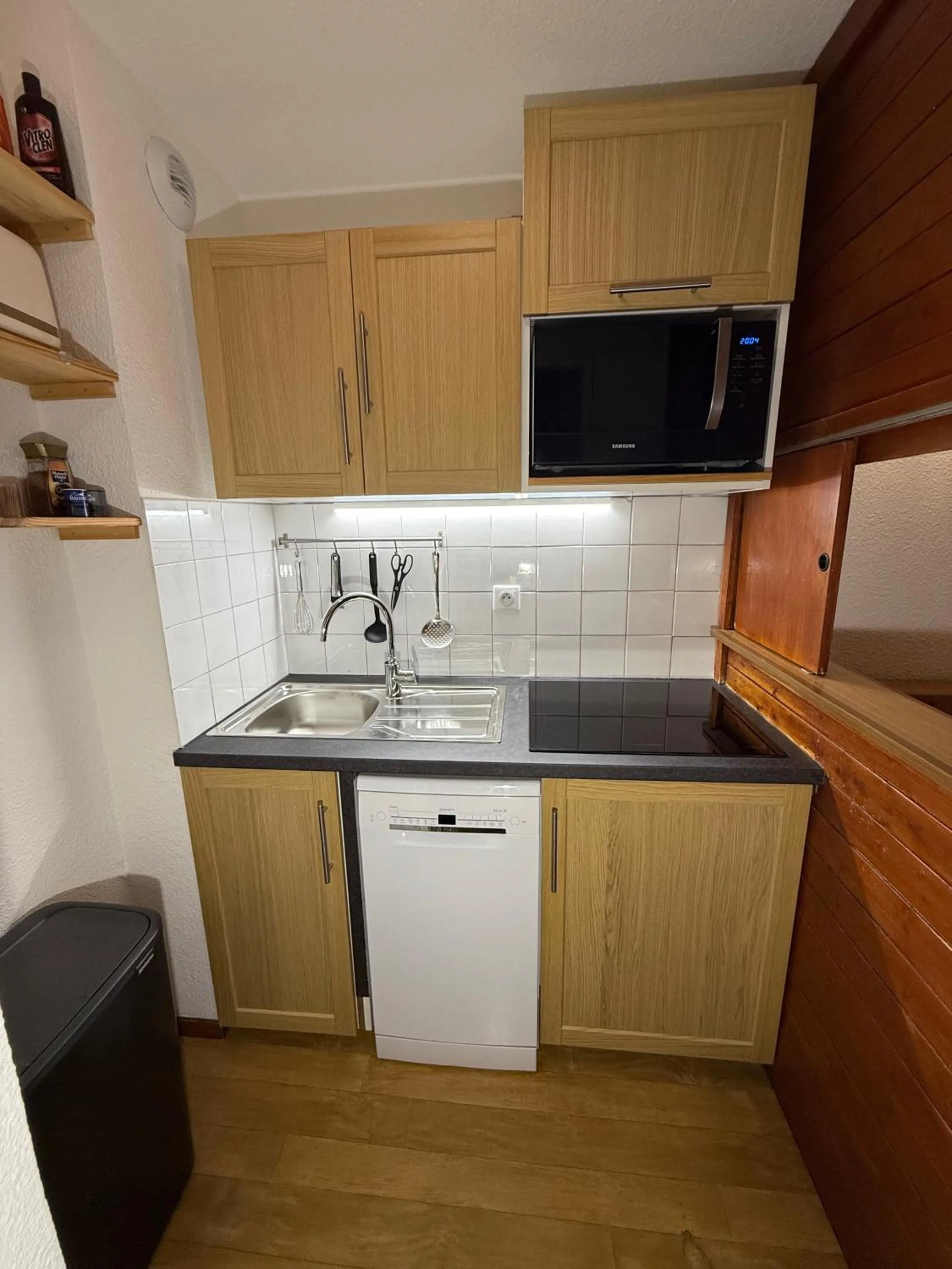 Kitchen or kitchenette in Le Rond Point des Pistes - 4 personnes - Tignes Val Claret 2100m - skis aux pieds