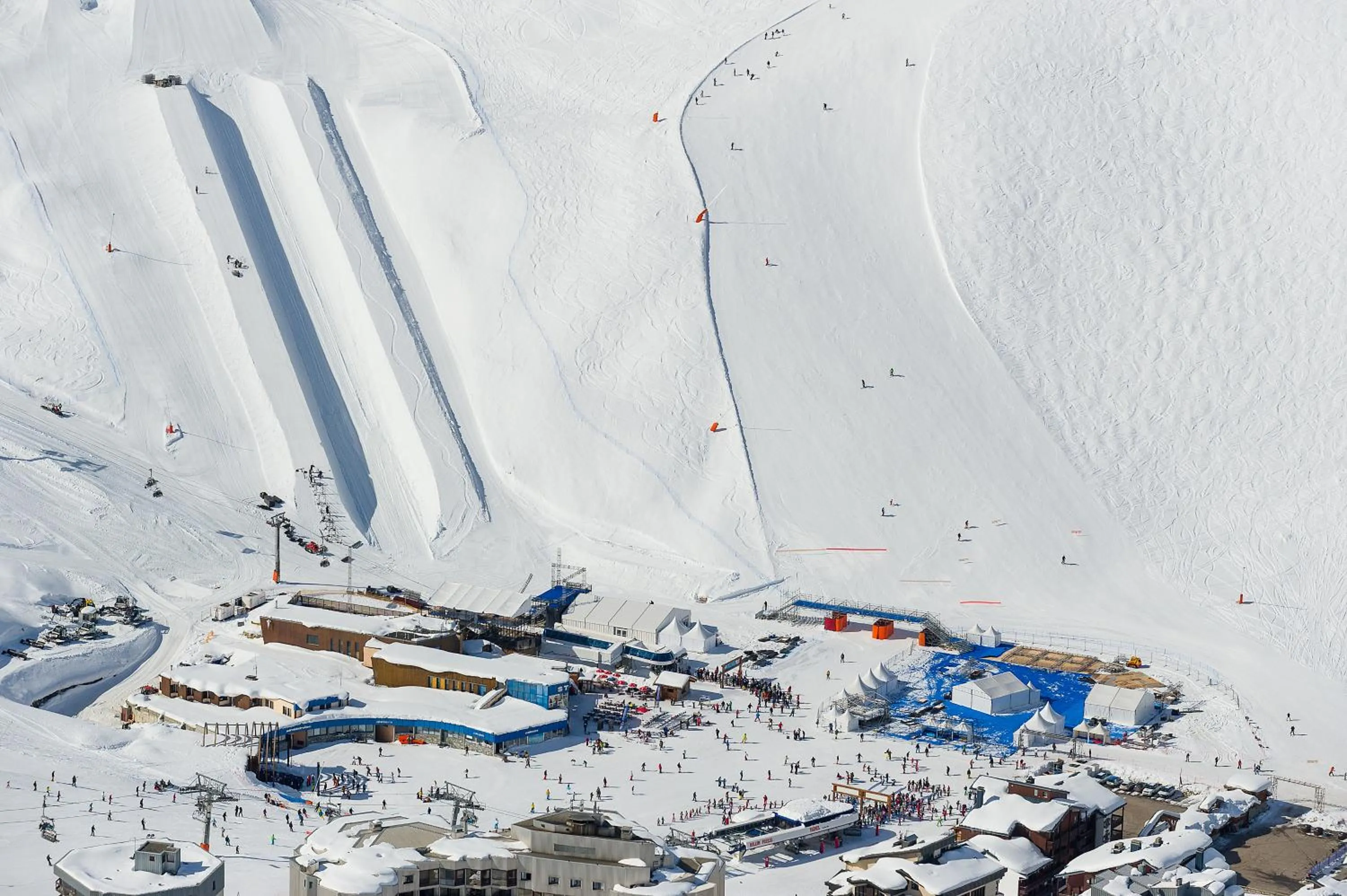 Bird's eye view in Le Rond Point des Pistes - 4 personnes - Tignes Val Claret 2100m - skis aux pieds
