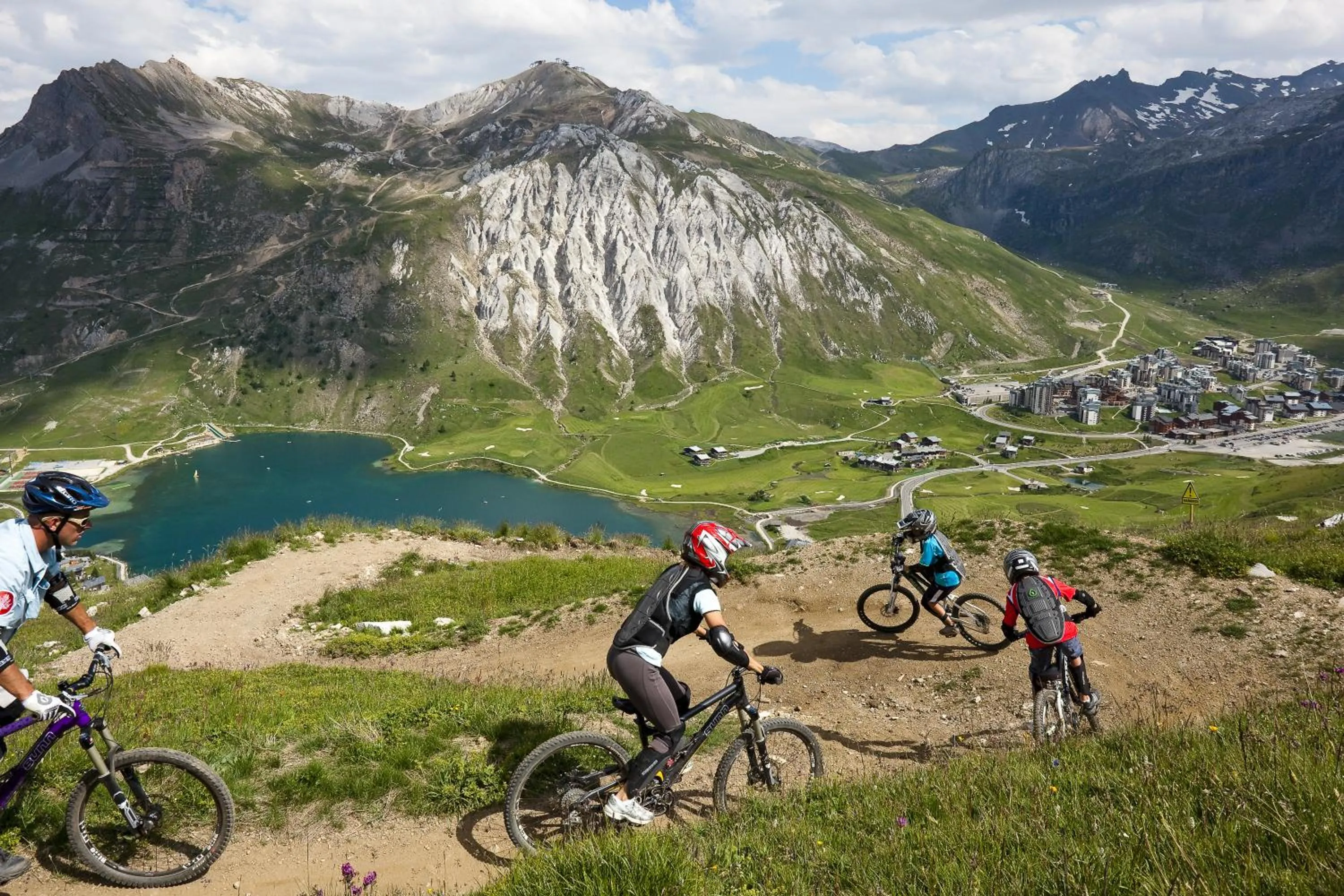 Cycling in Le Rond Point des Pistes - 4 personnes - Tignes Val Claret 2100m - skis aux pieds