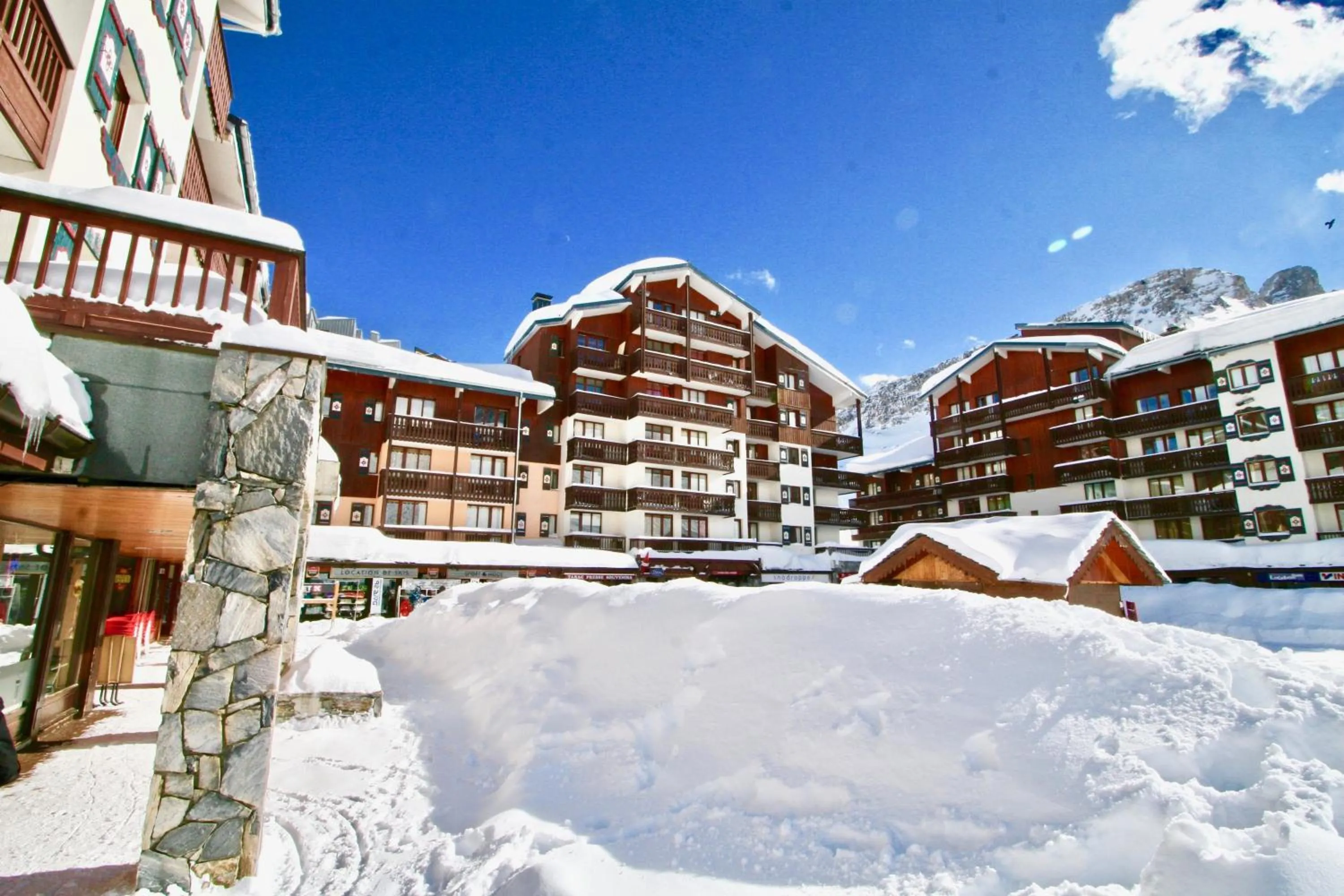 Property building in Le Rond Point des Pistes - 4 personnes - Tignes Val Claret 2100m - skis aux pieds