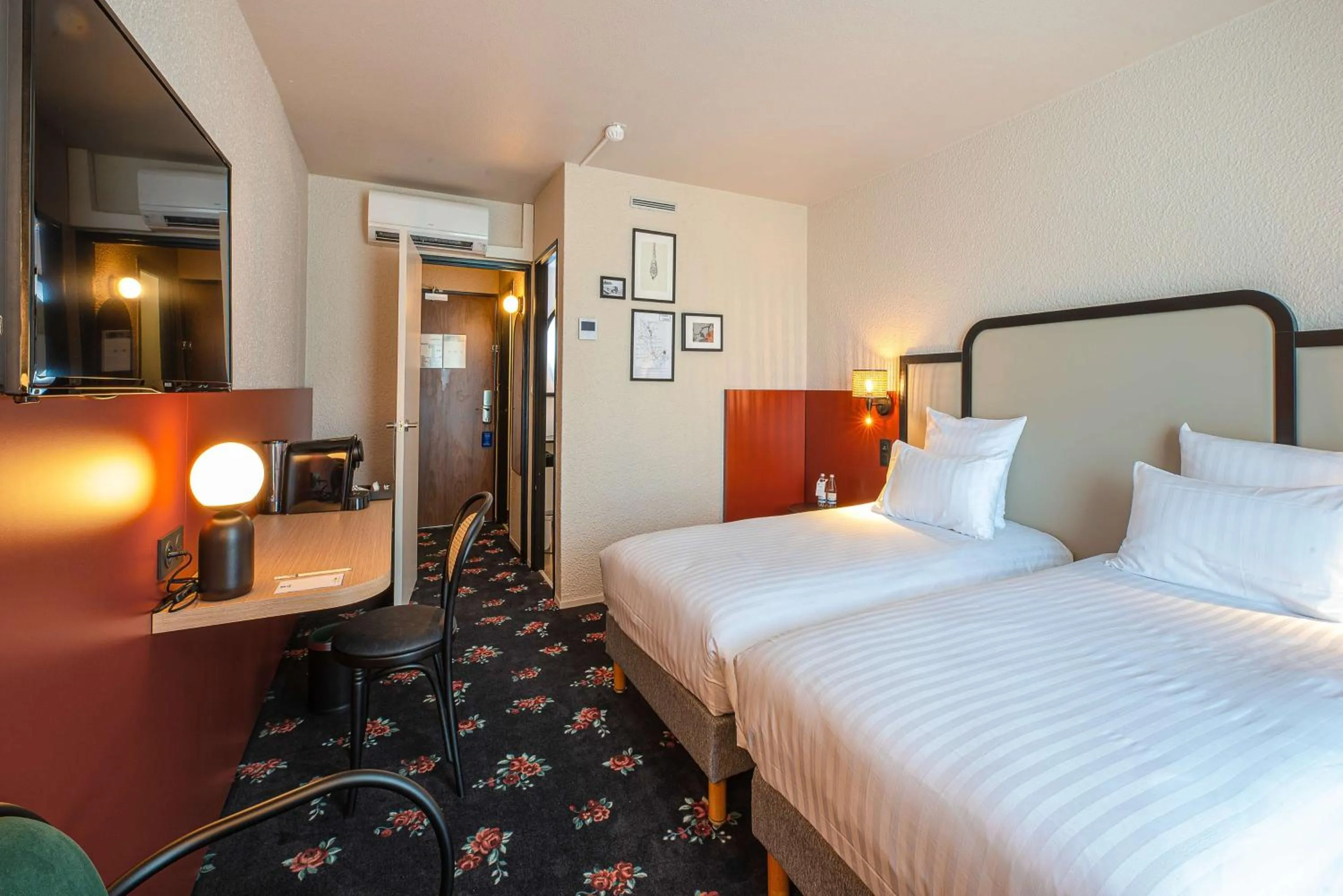 Bedroom, Bed in Best Western Porte du Forez