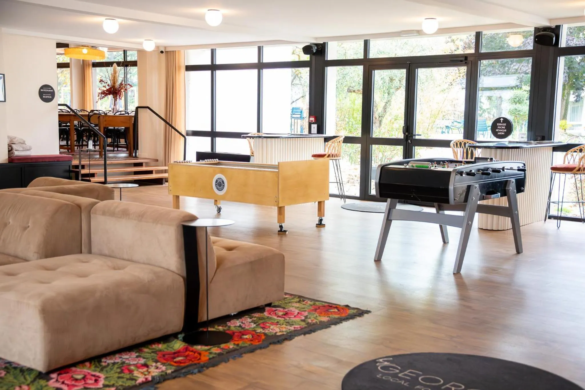 Seating area in Best Western Saint-Etienne Porte du Forez