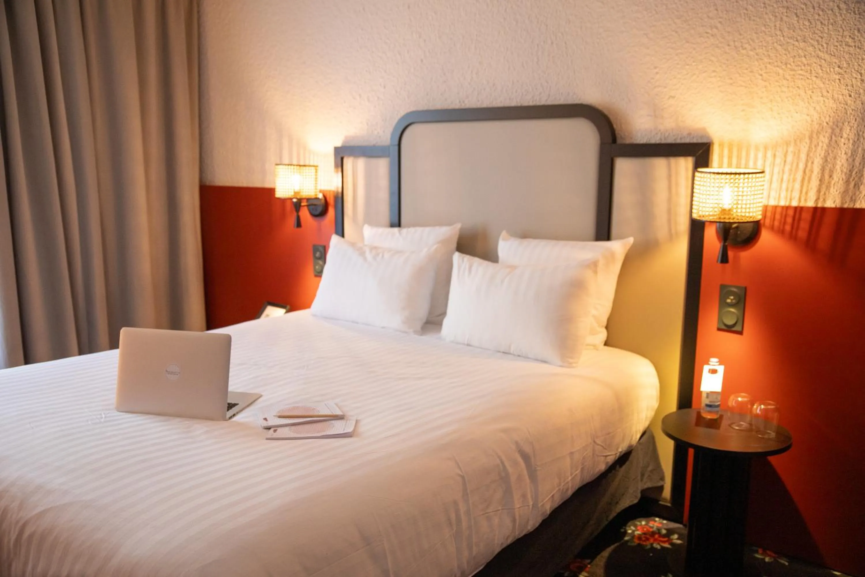 Bed in Best Western Saint-Etienne Porte du Forez