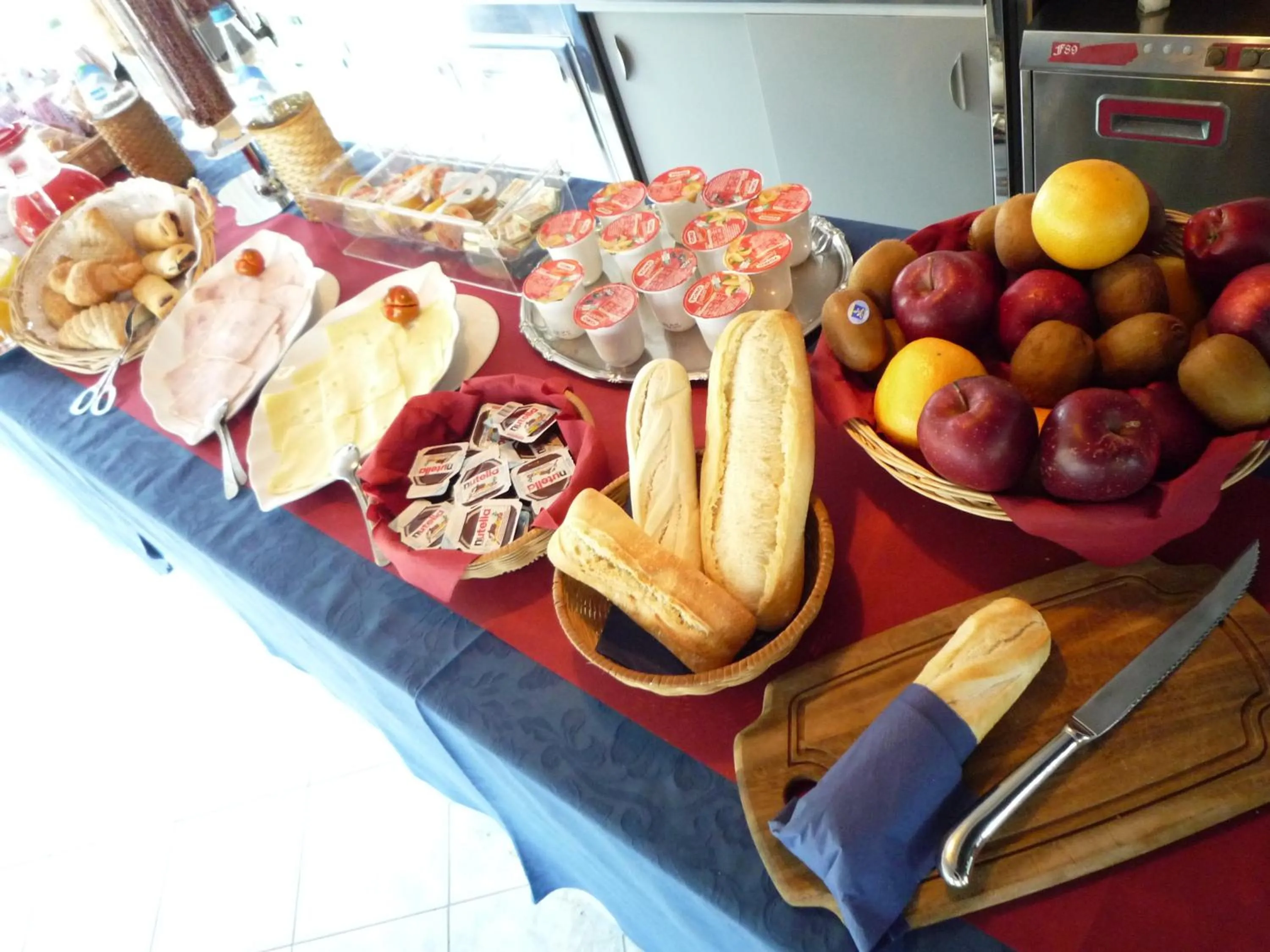 Restaurant/places to eat in Hotel Montecarlo