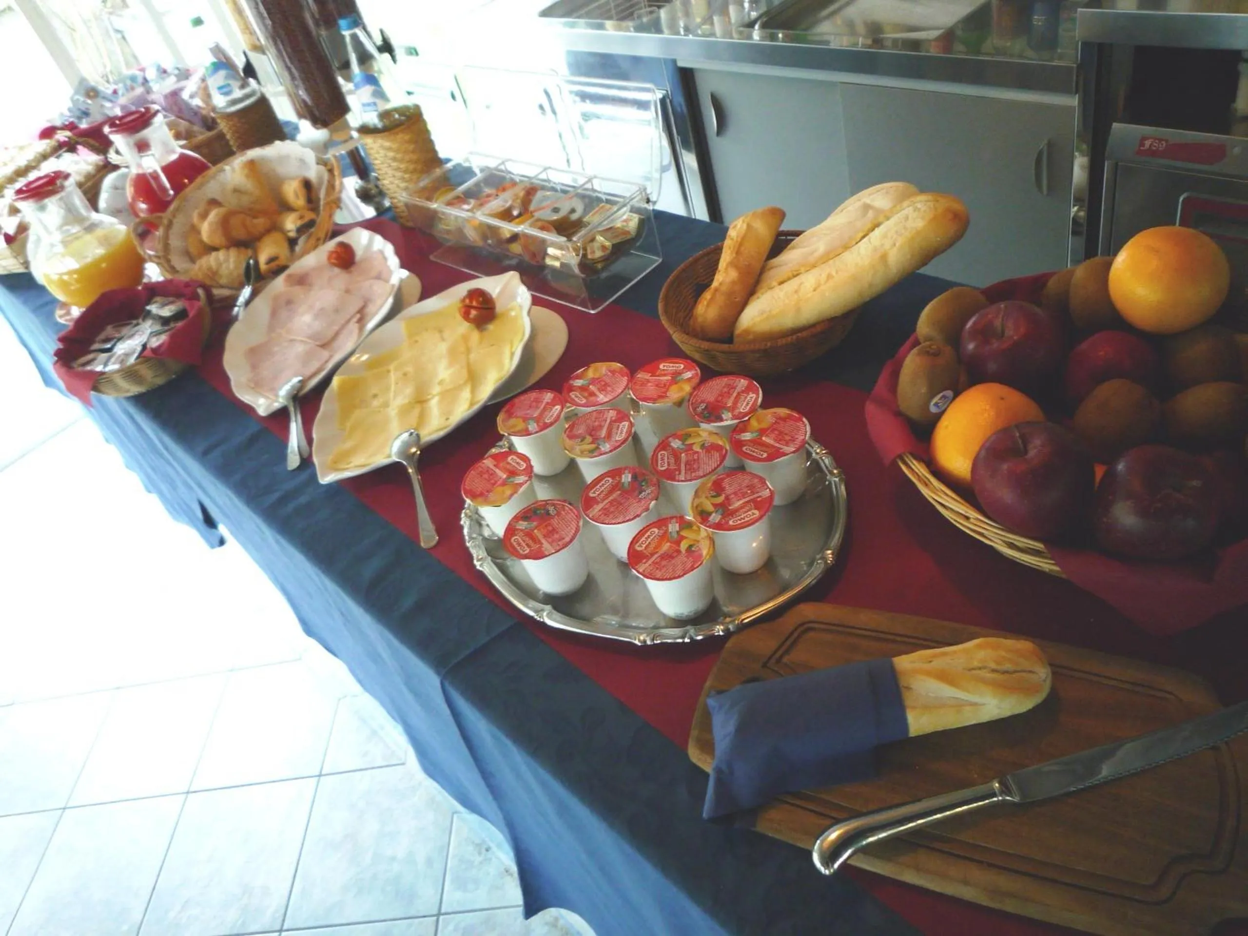 Restaurant/places to eat in Hotel Montecarlo