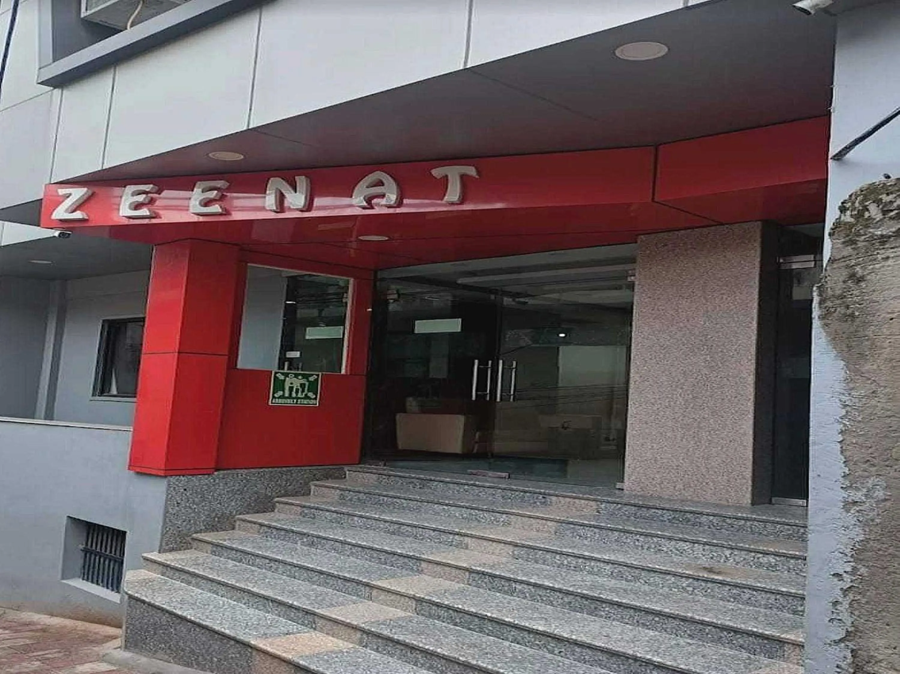 Facade/entrance in Hotel O 62748 Hotel Zeenat