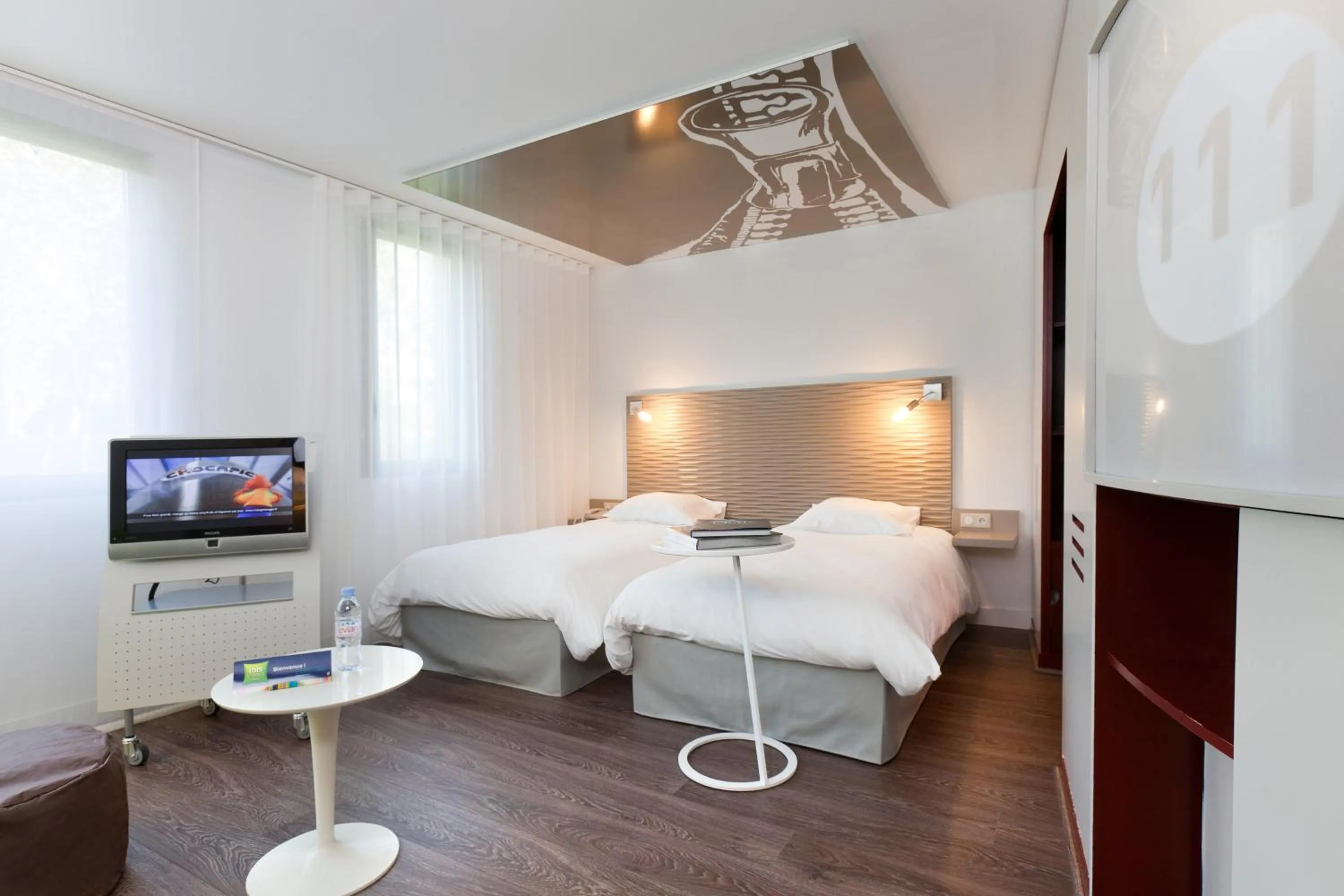 Photo of the whole room, Bed in ibis Styles Lille Aéroport