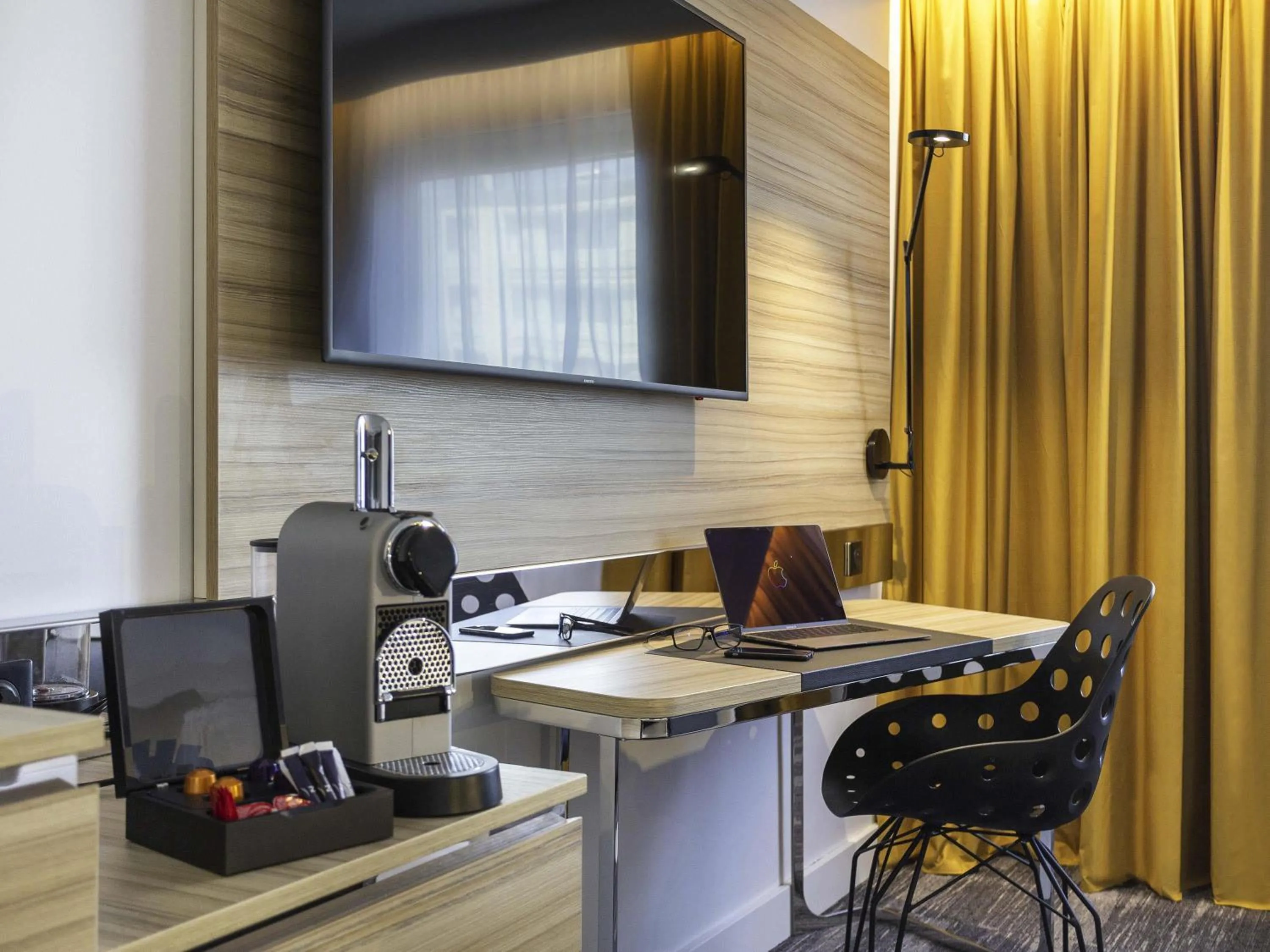 Bedroom in Novotel Annecy Centre