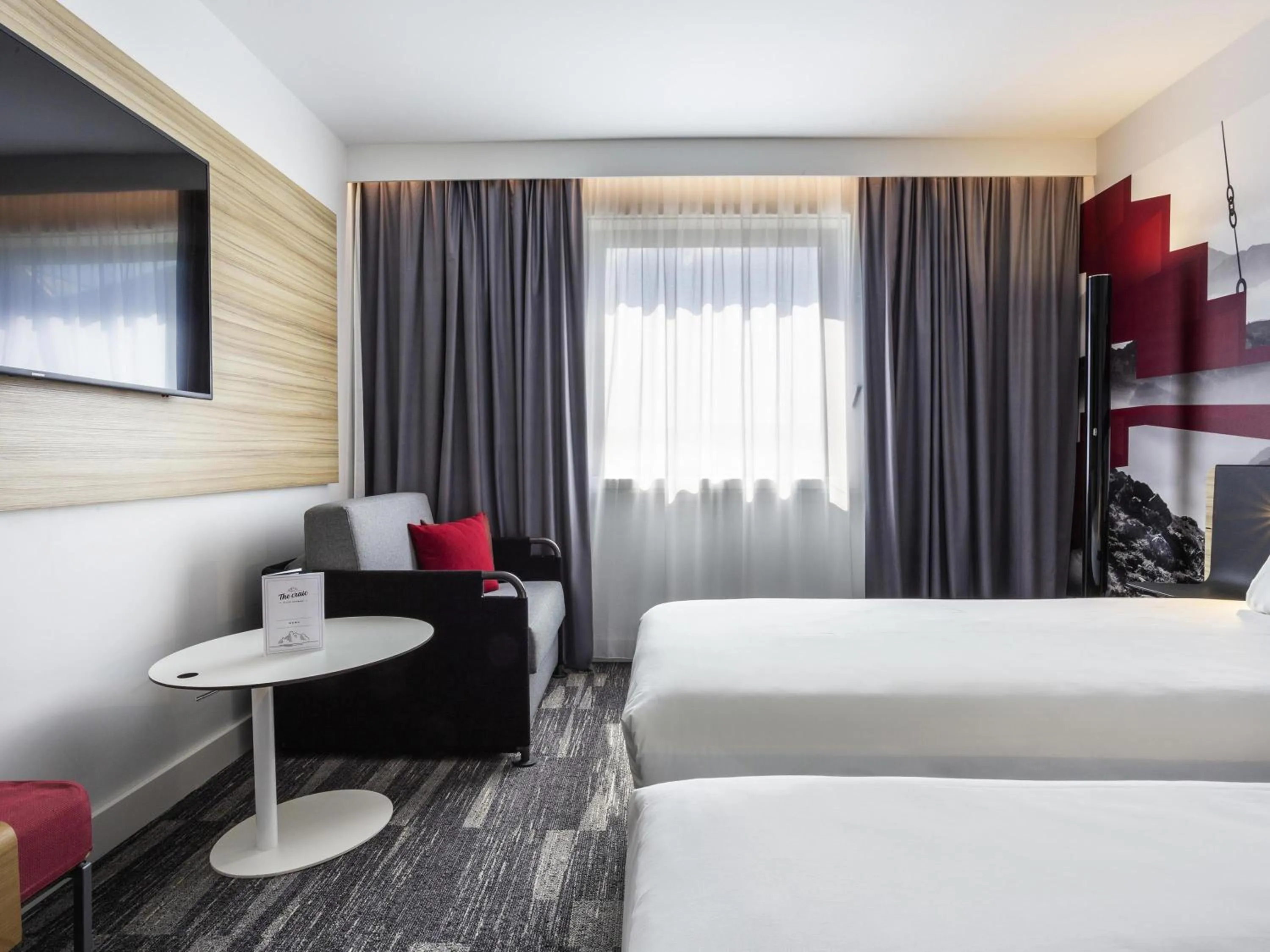 Bedroom, Bed in Novotel Annecy Centre