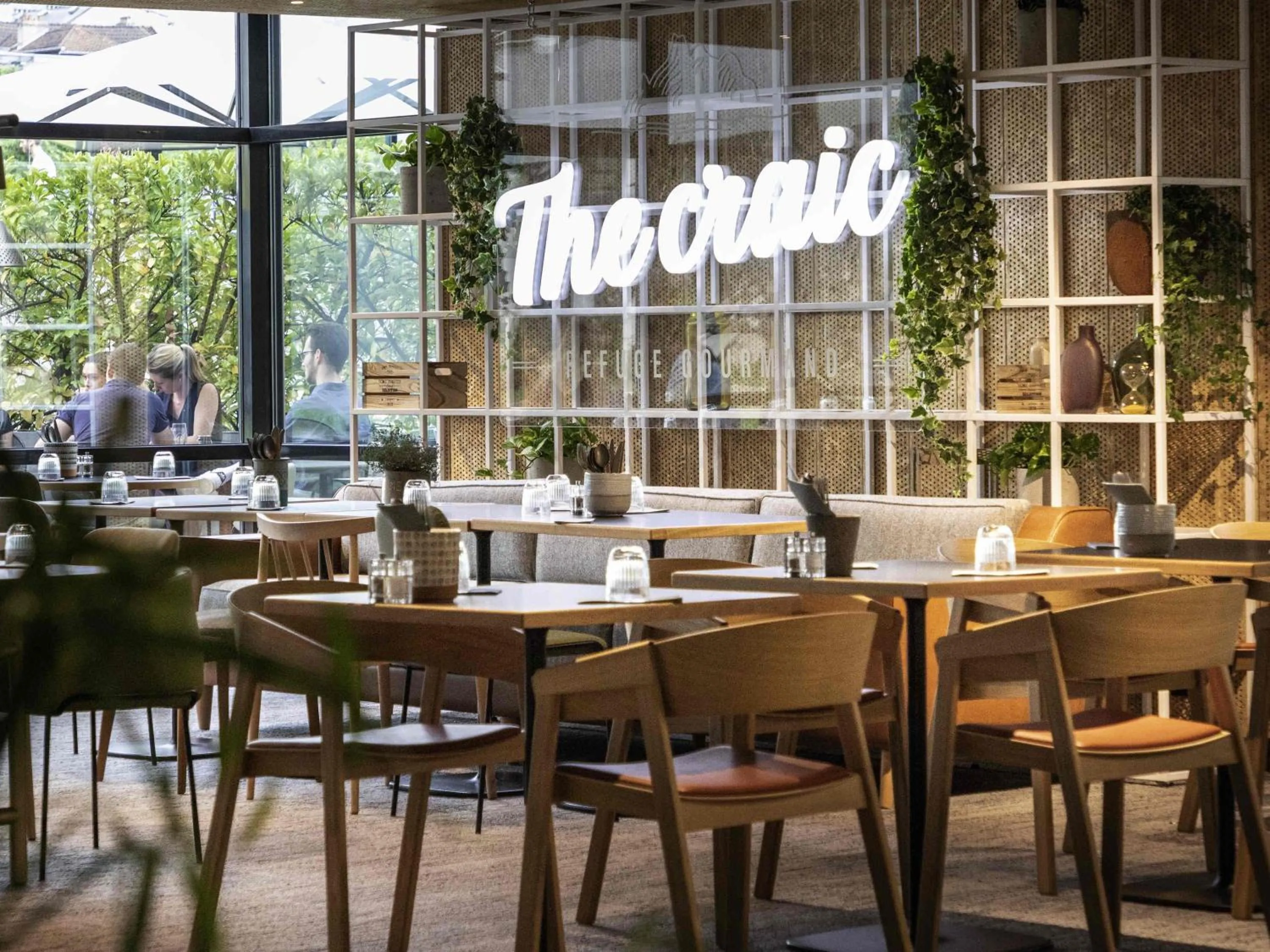 Restaurant/places to eat in Novotel Annecy Centre