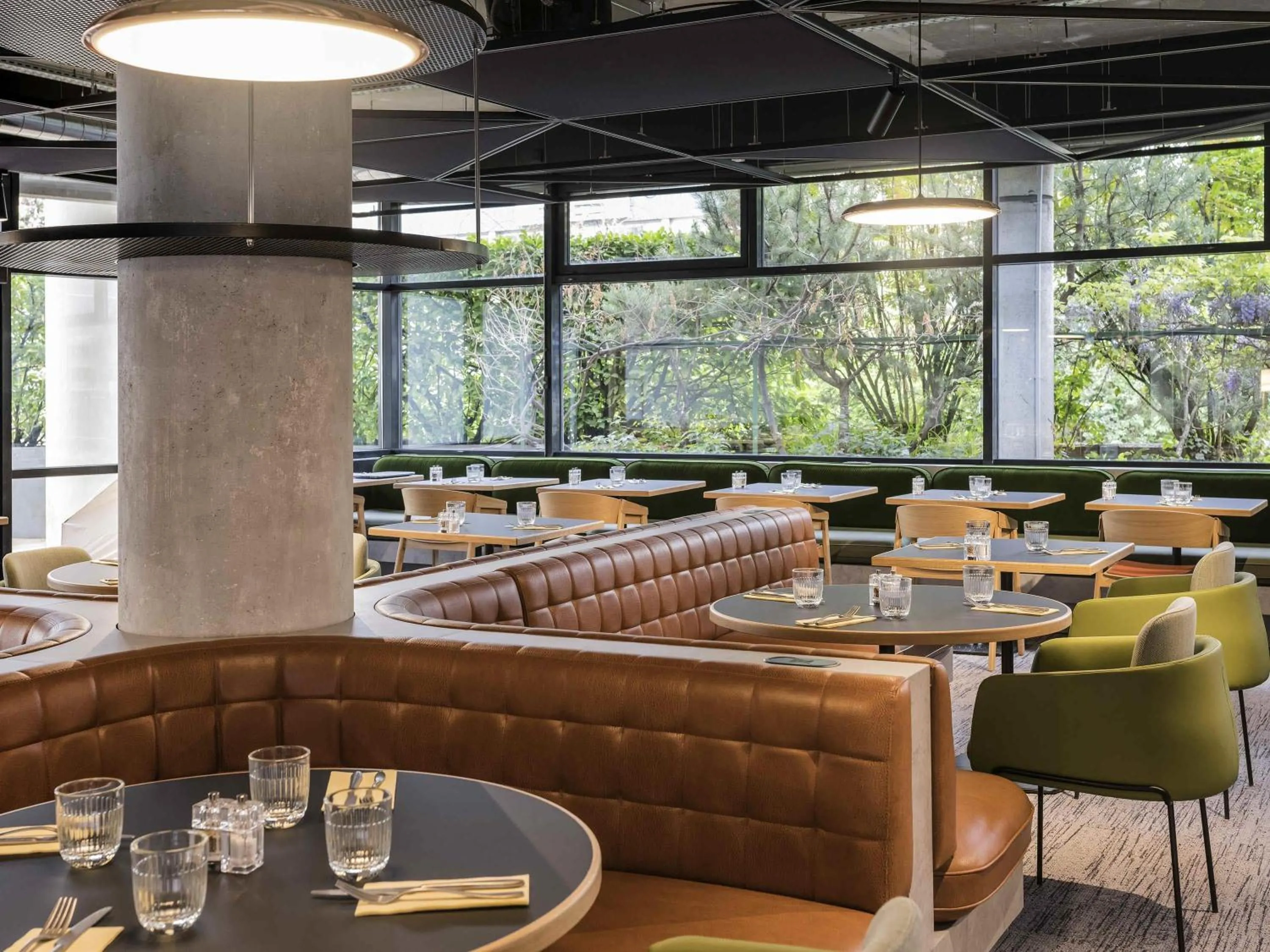 Restaurant/places to eat in Novotel Annecy Centre