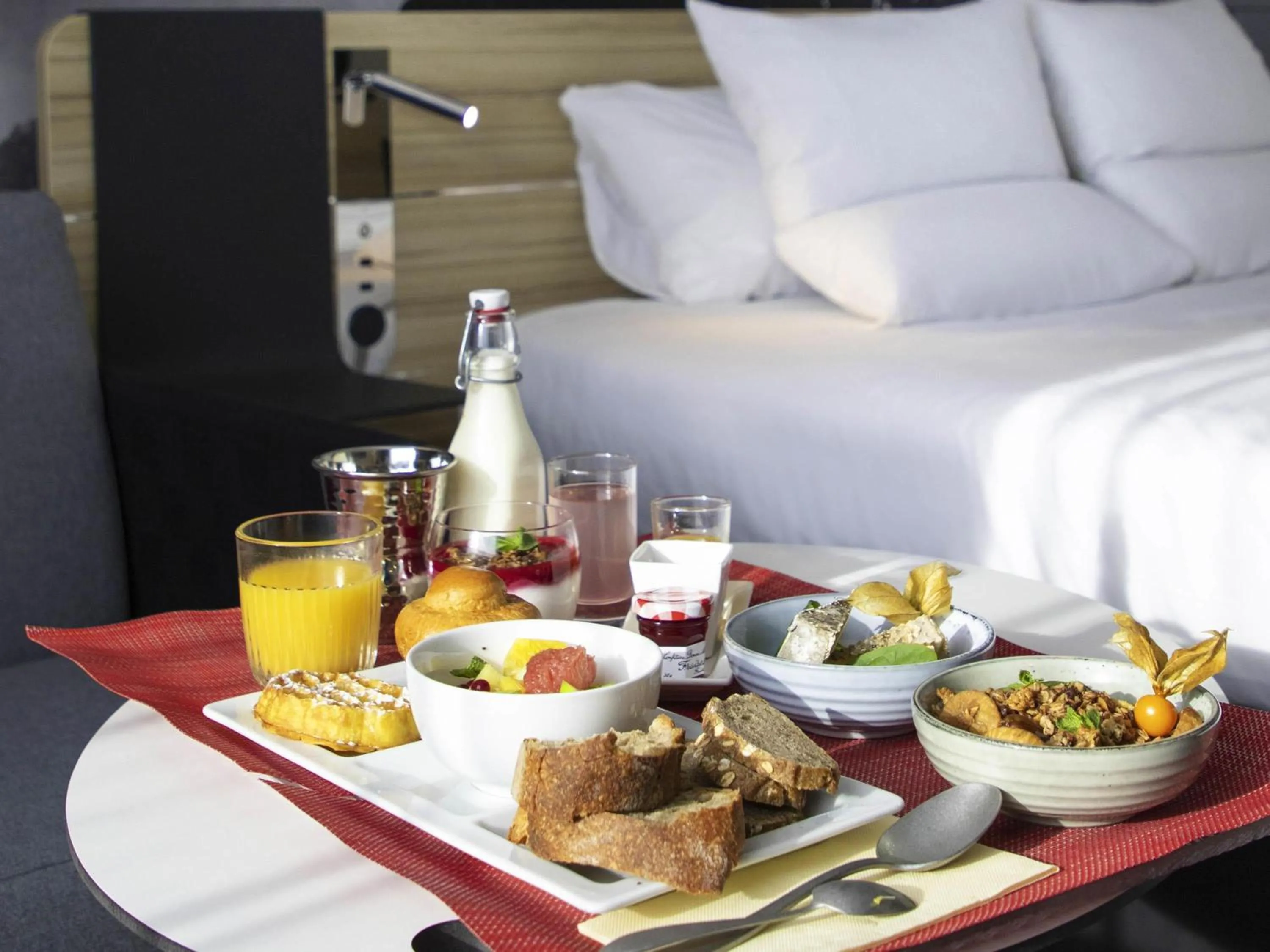 Bedroom in Novotel Annecy Centre