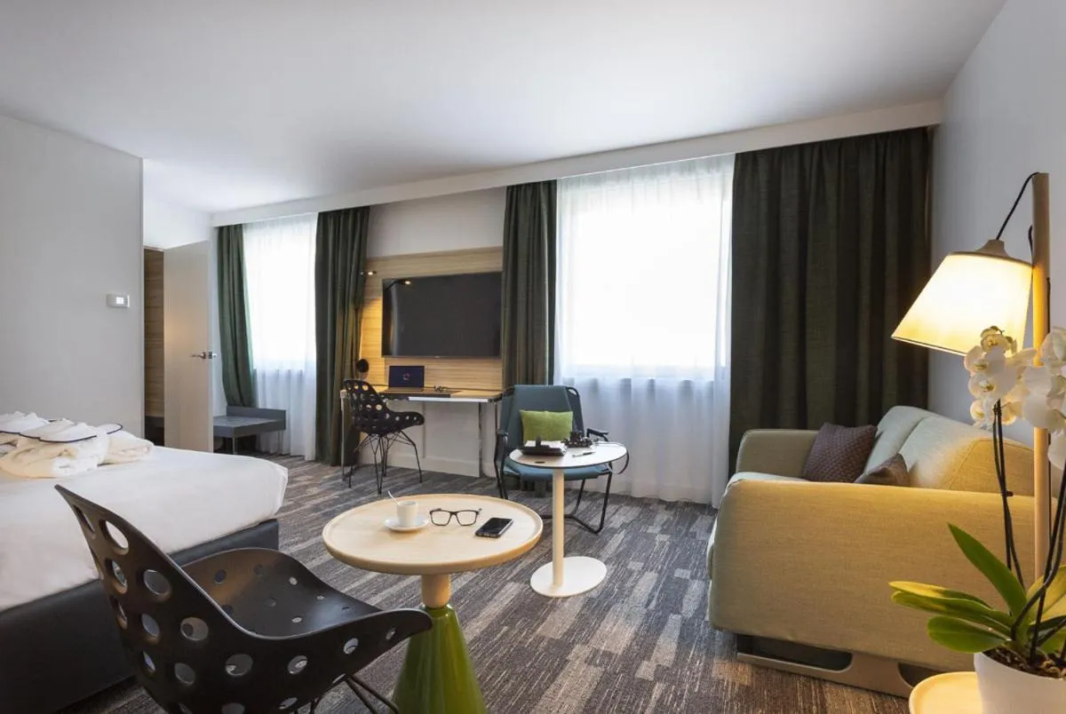 Family in Novotel Annecy Centre