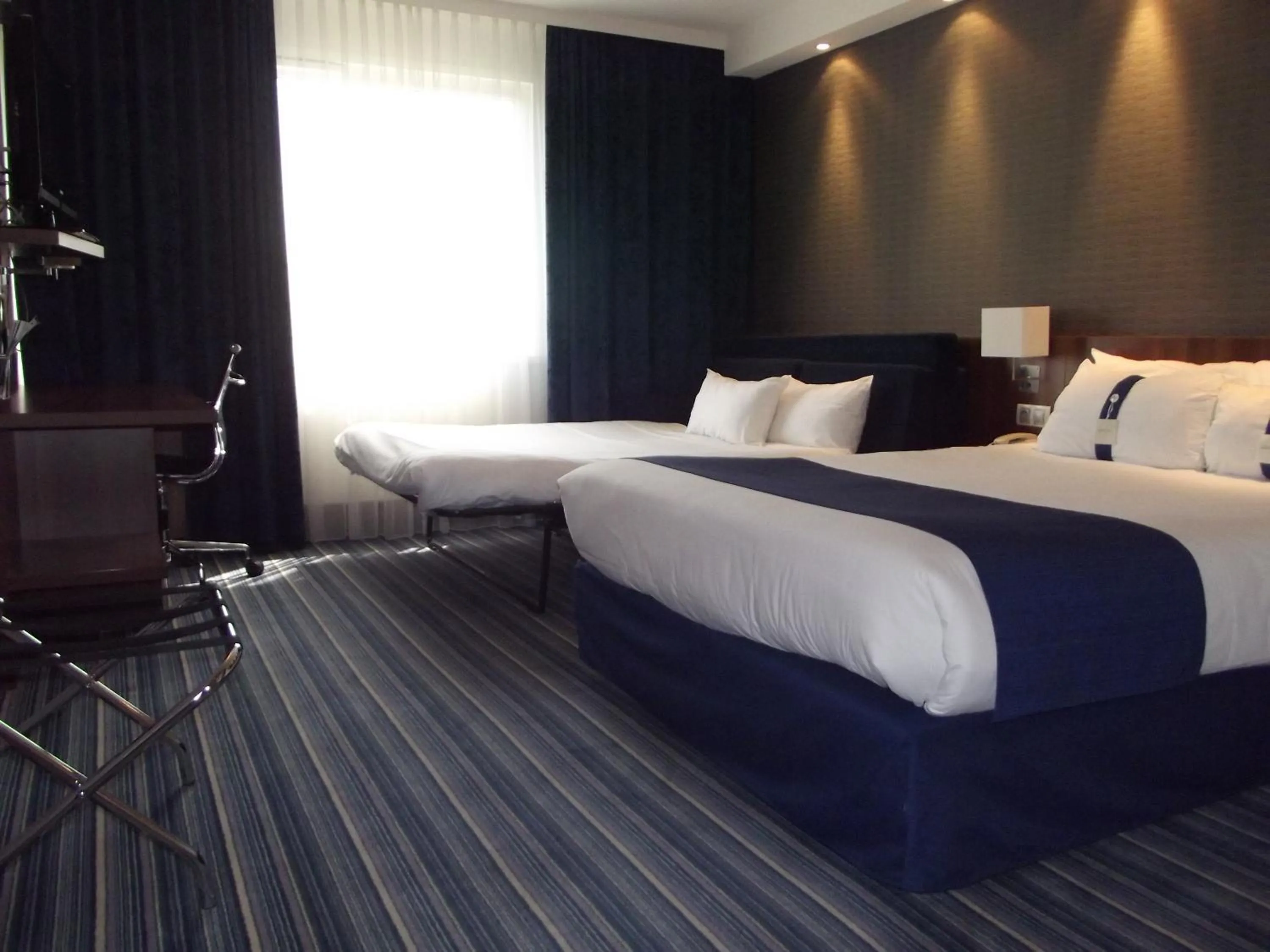 Bed in Holiday Inn Express Strasbourg - Sud by IHG