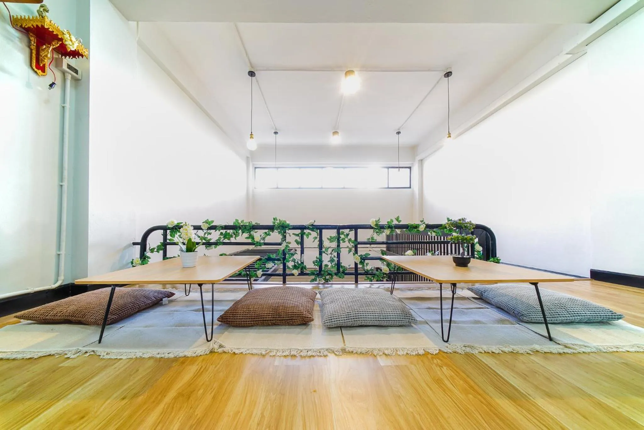 Communal lounge/ TV room in Saiyud Hostel