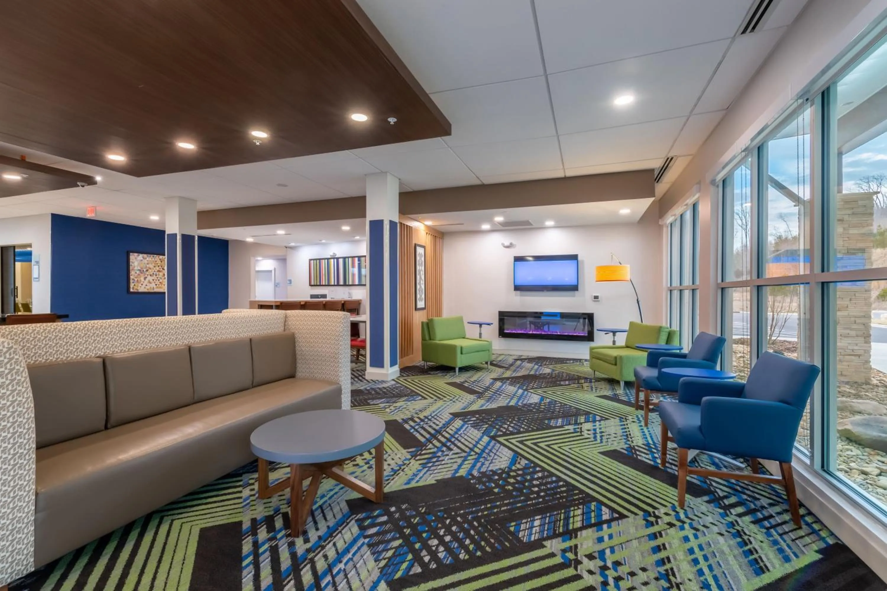 Property building in Holiday Inn Express & Suites - Marion by IHG