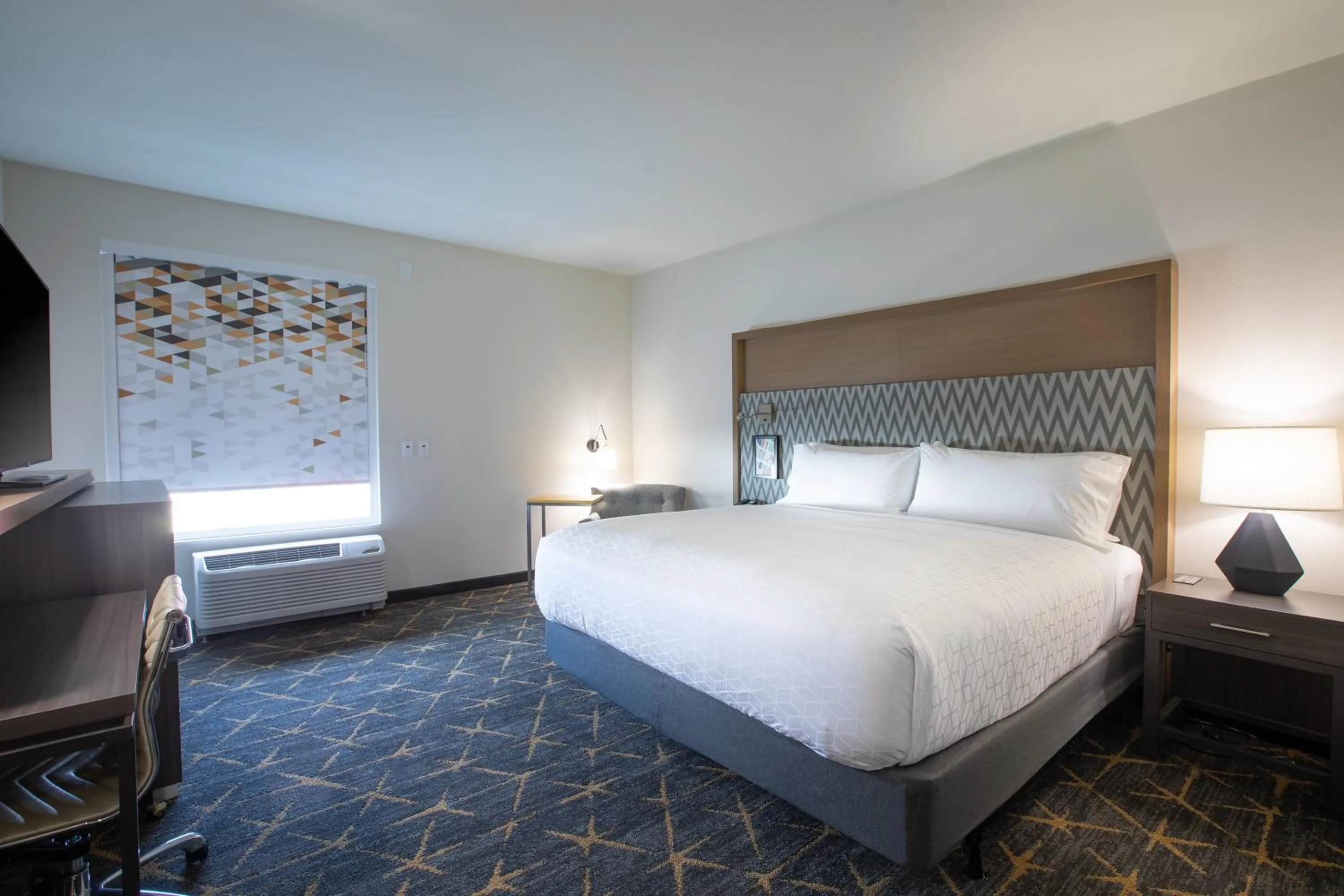 Photo of the whole room, Bed in Holiday Inn Greenville - Woodruff Road by IHG