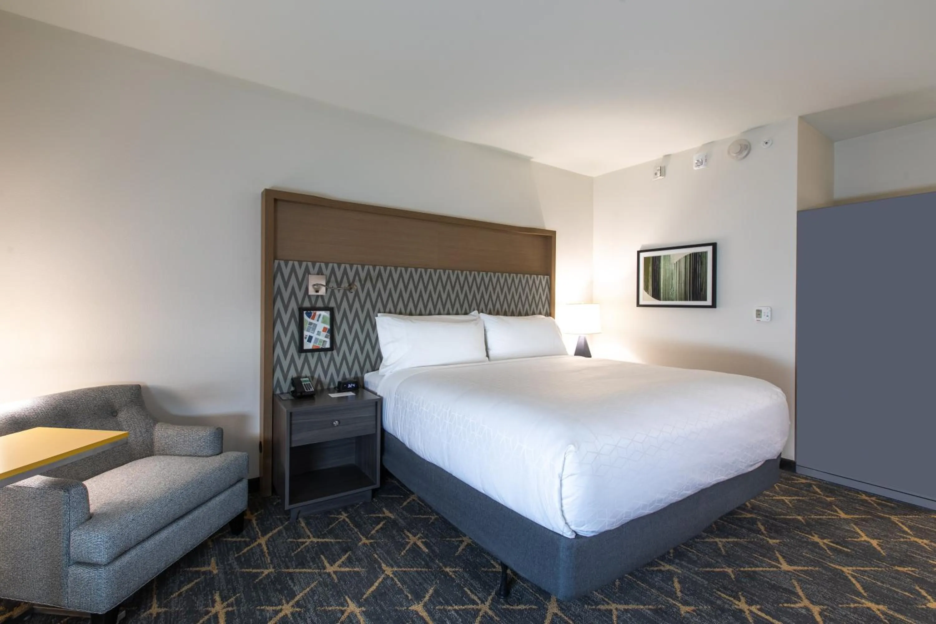 Photo of the whole room, Bed in Holiday Inn Greenville - Woodruff Road by IHG