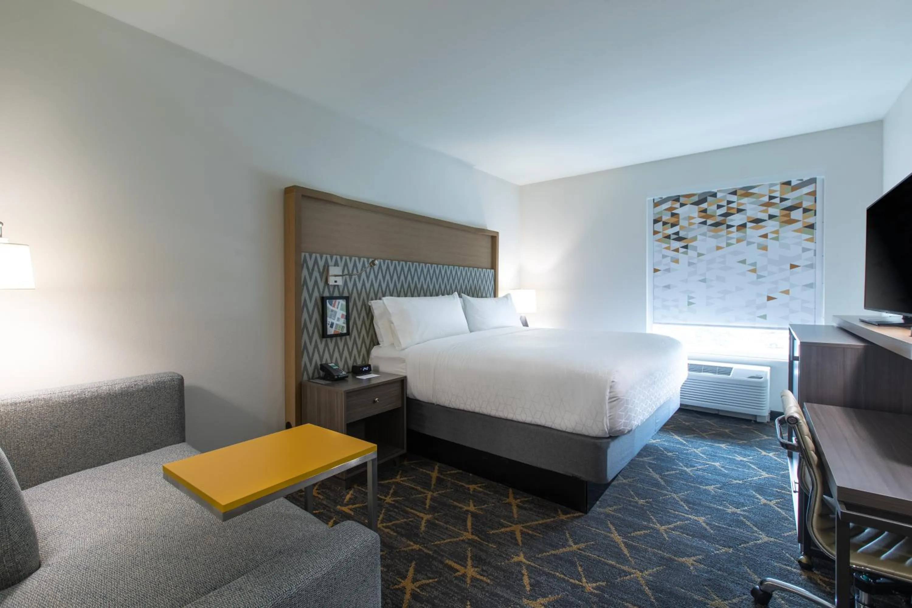 Photo of the whole room, Bed in Holiday Inn Greenville - Woodruff Road by IHG