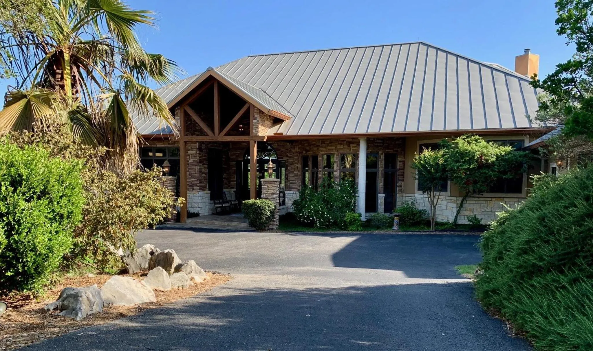 Scenic Hill Country Retreat - Rhino Ranch