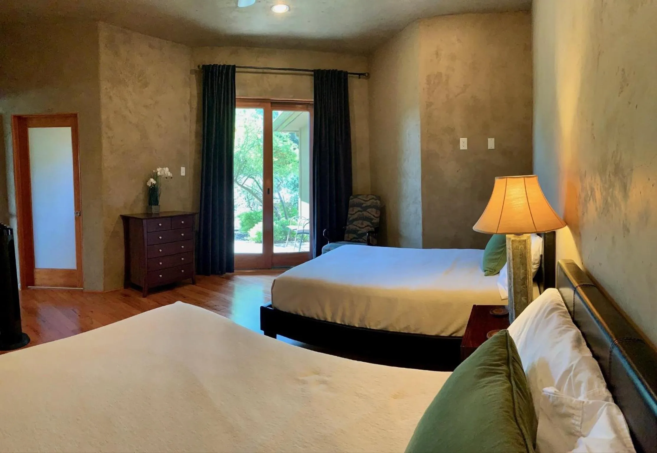 Bed in Scenic Hill Country Retreat - Rhino Ranch