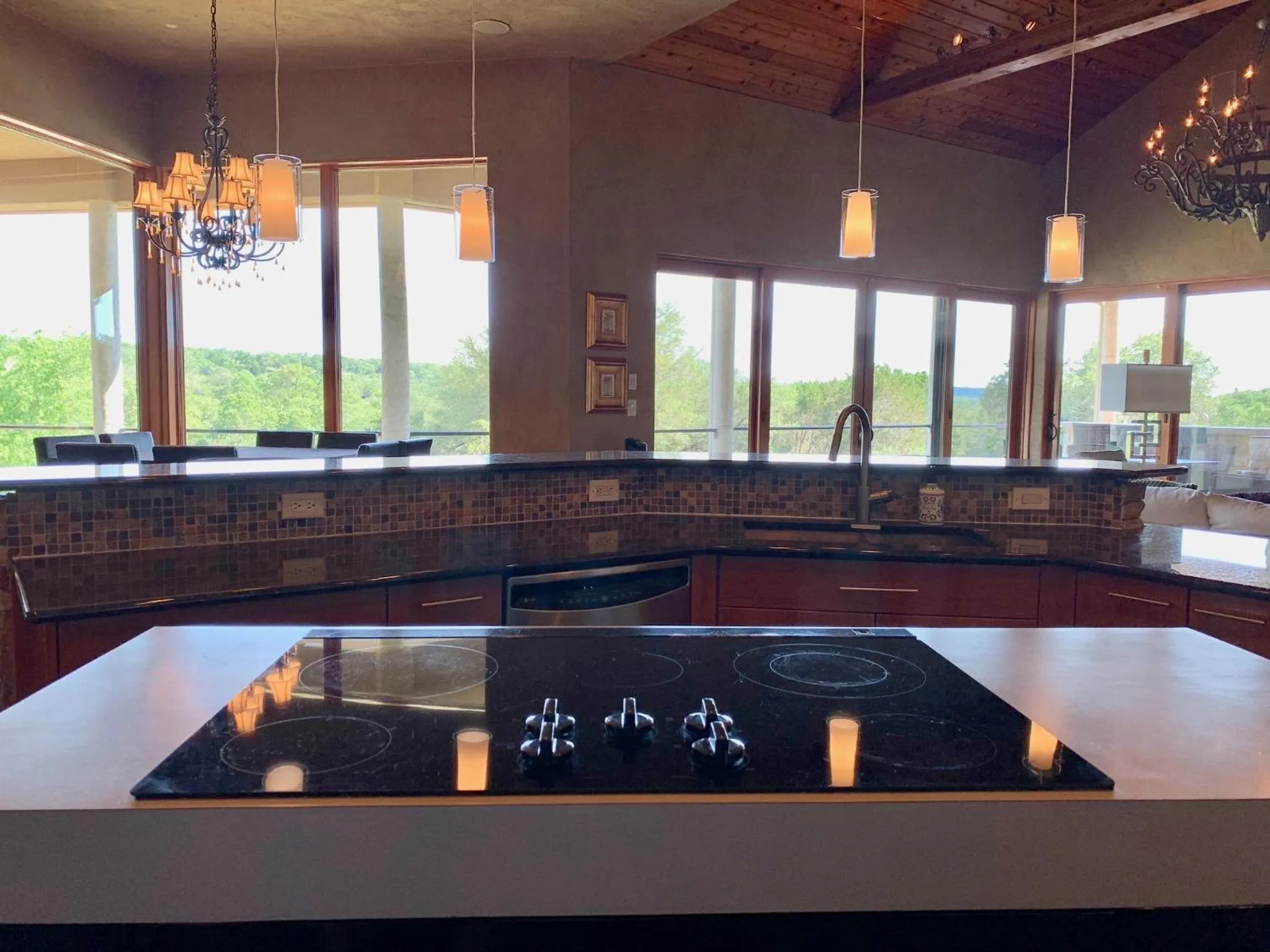 Scenic Hill Country Retreat - Rhino Ranch