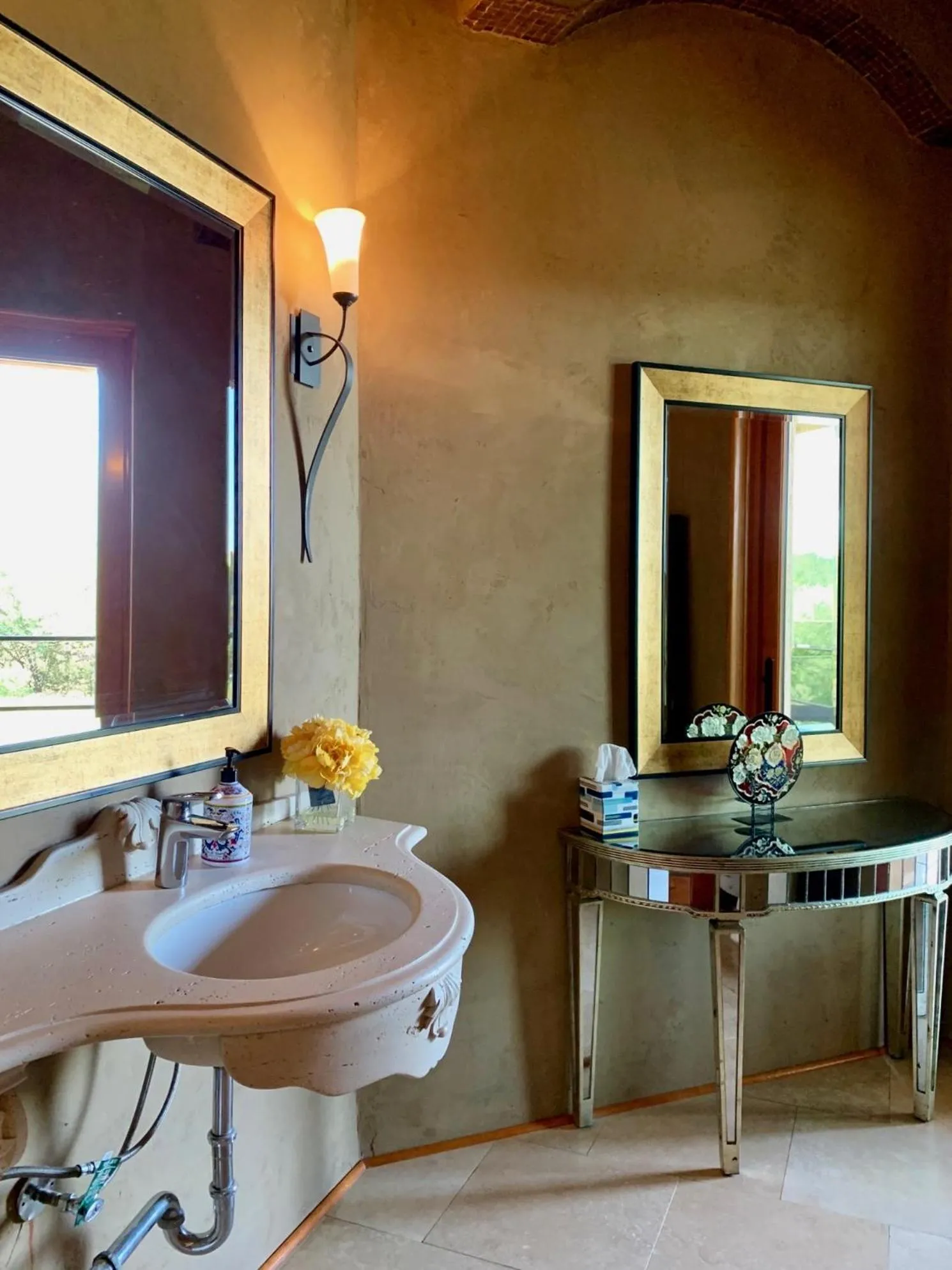 Scenic Hill Country Retreat - Rhino Ranch