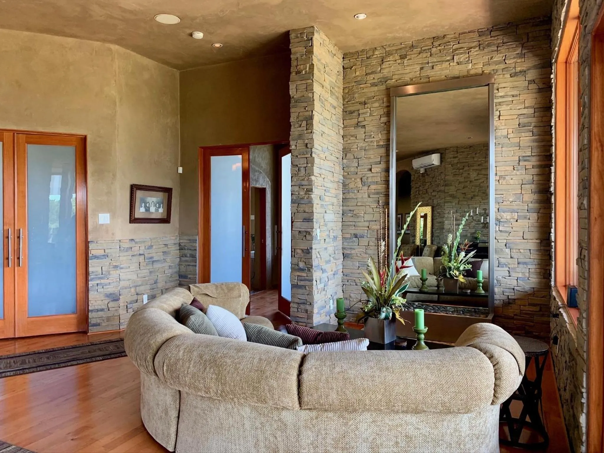 Scenic Hill Country Retreat - Rhino Ranch