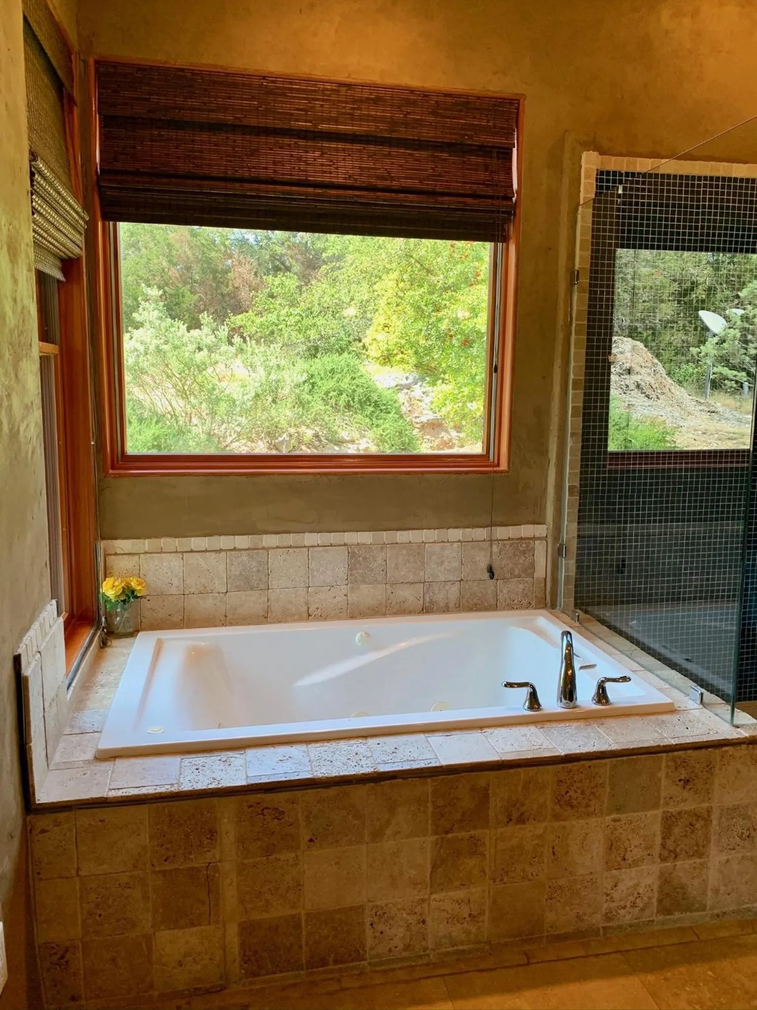 Scenic Hill Country Retreat - Rhino Ranch