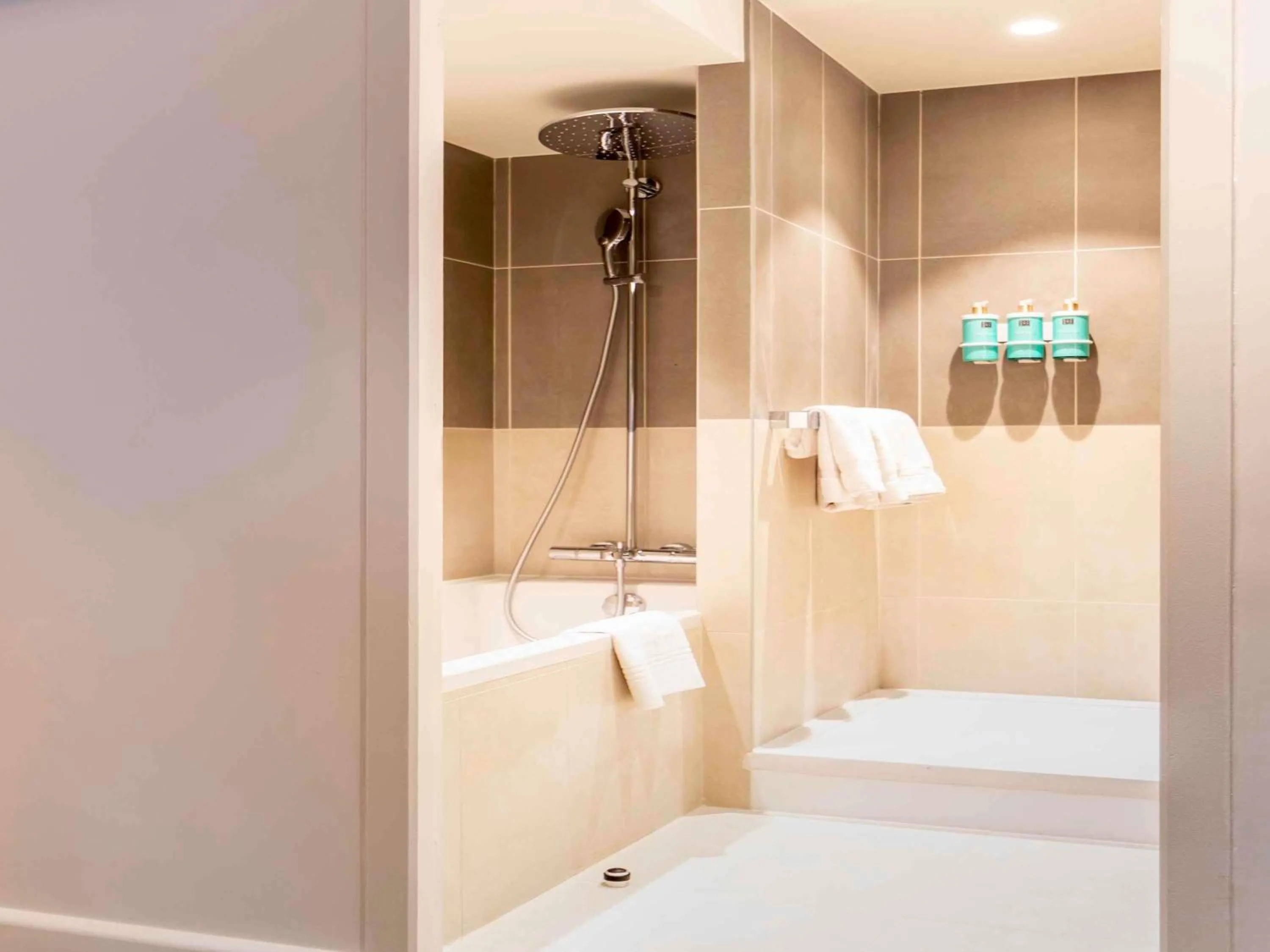 Bedroom in Novotel Paris Orly Rungis Aéroport