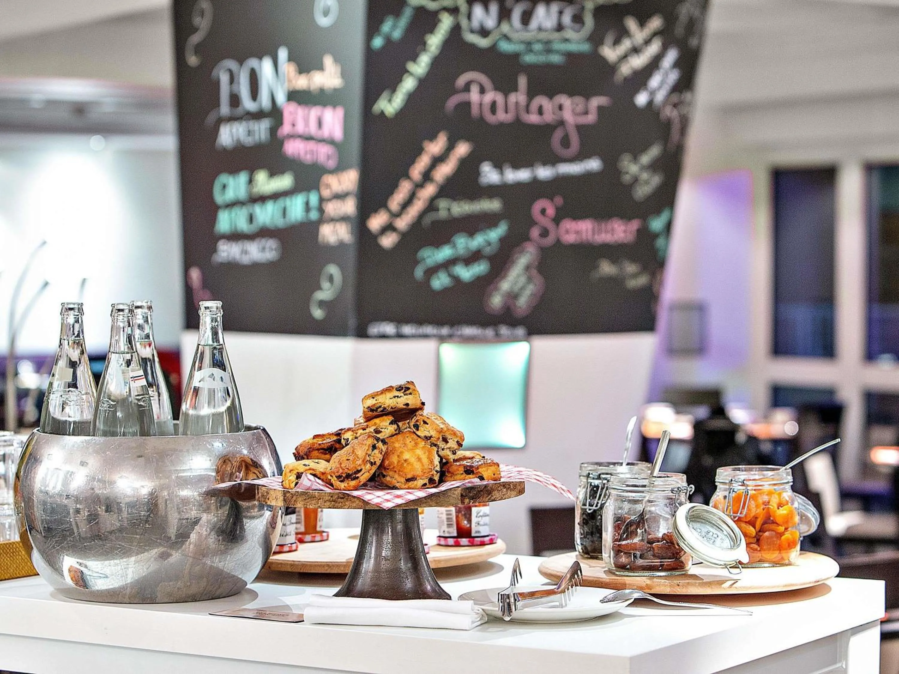 Restaurant/places to eat in Novotel Paris Orly Rungis Aéroport