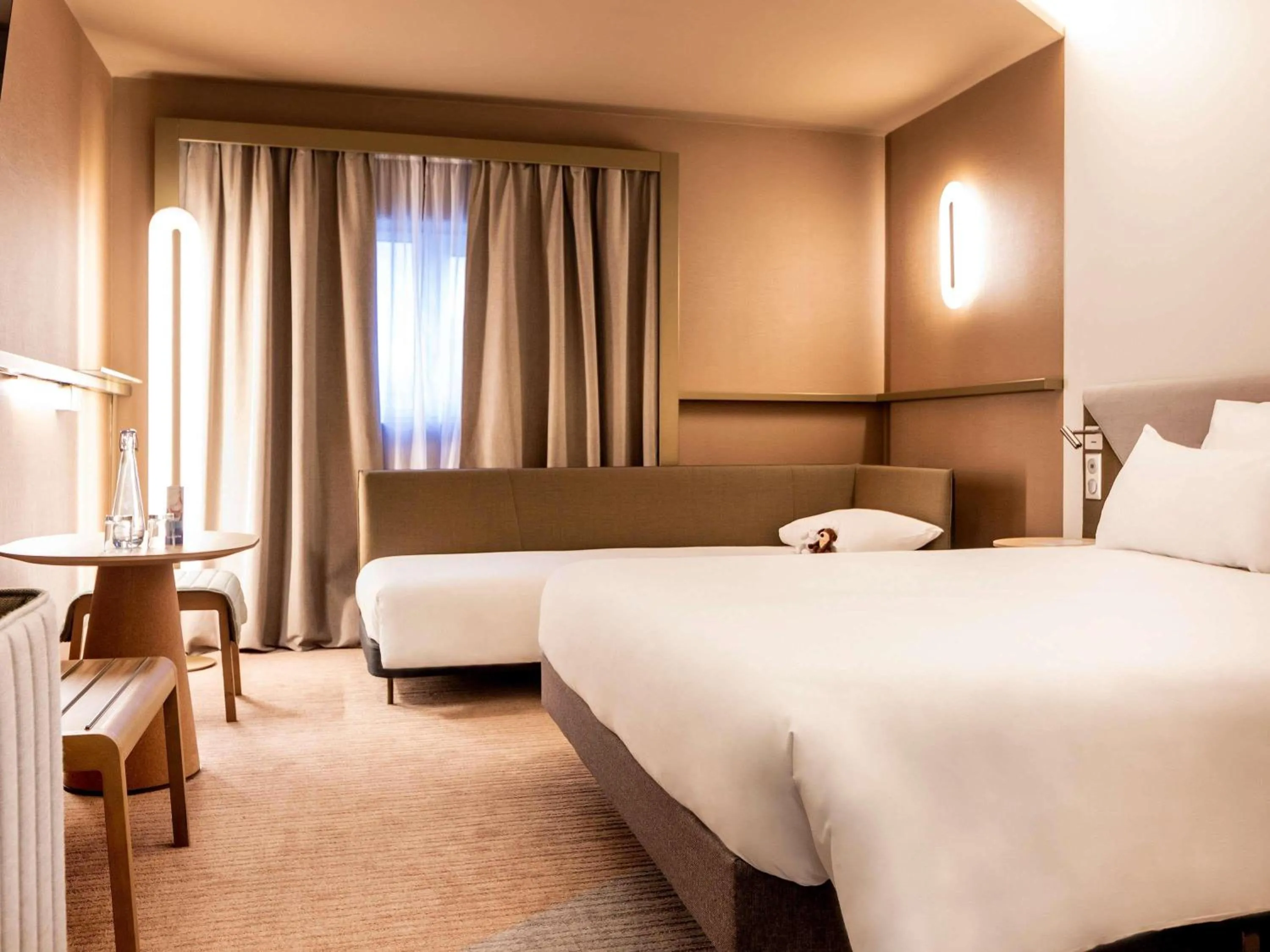 Bedroom, Bed in Novotel Paris Orly Rungis Aéroport