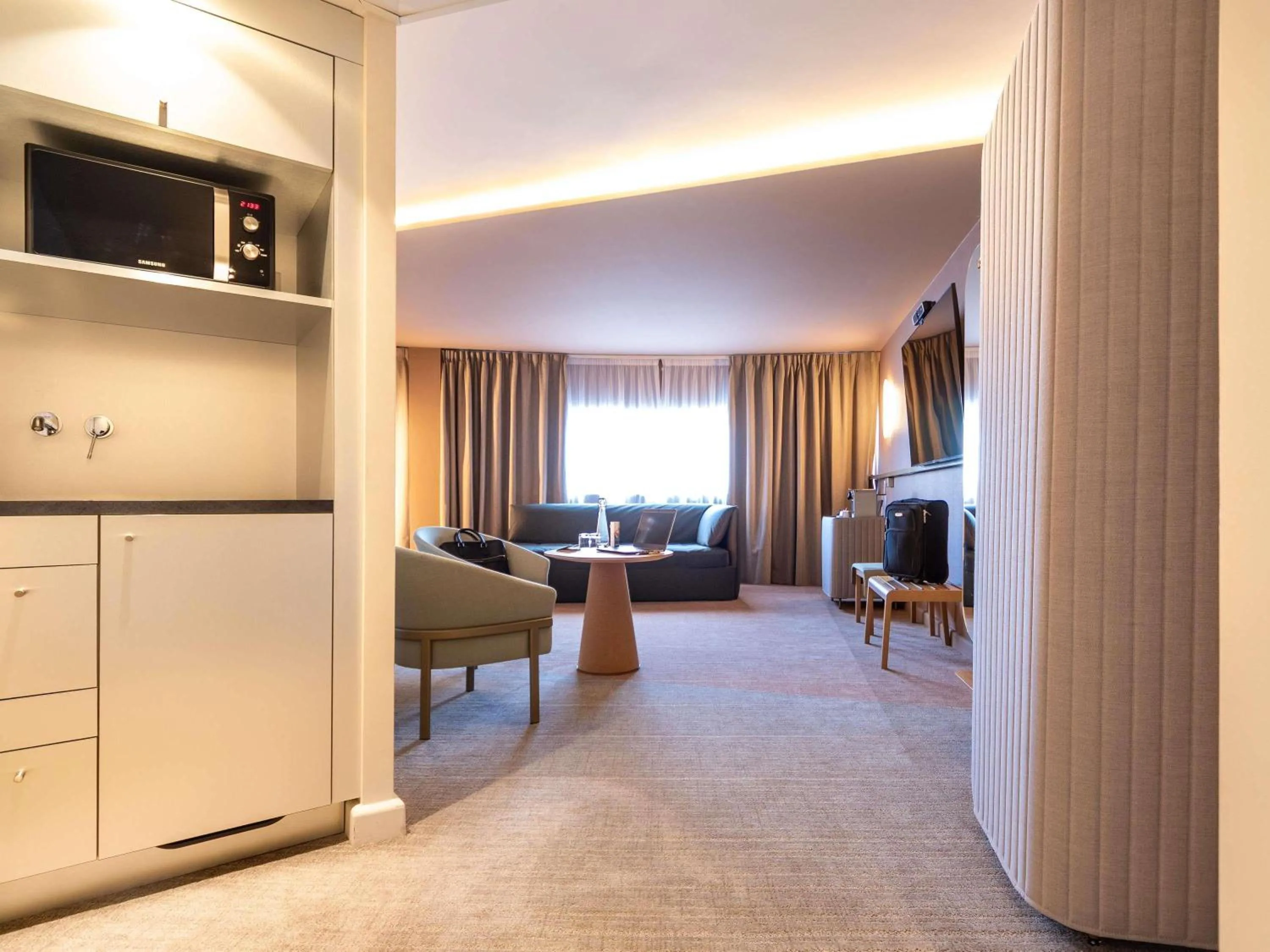 Bedroom in Novotel Paris Orly Rungis Aéroport