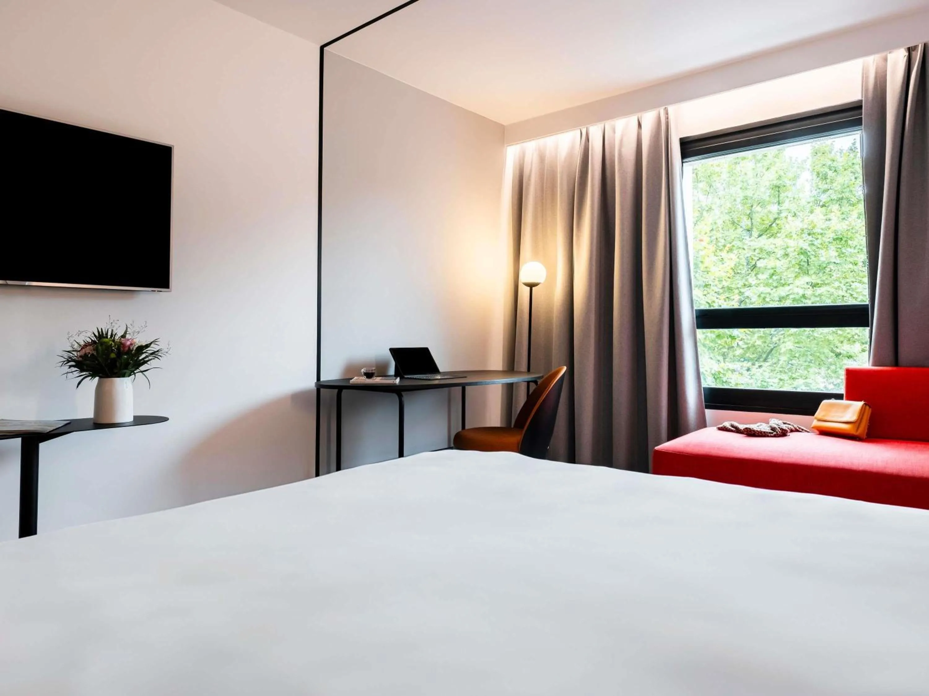 Bedroom, Bed in Novotel Atria Nimes Centre