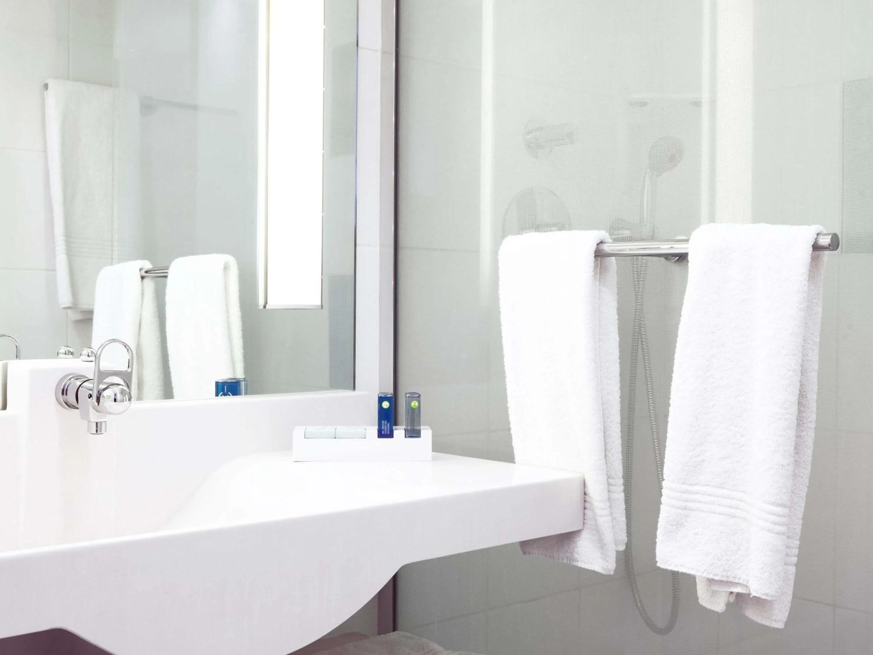 Bedroom in Novotel Atria Nimes Centre