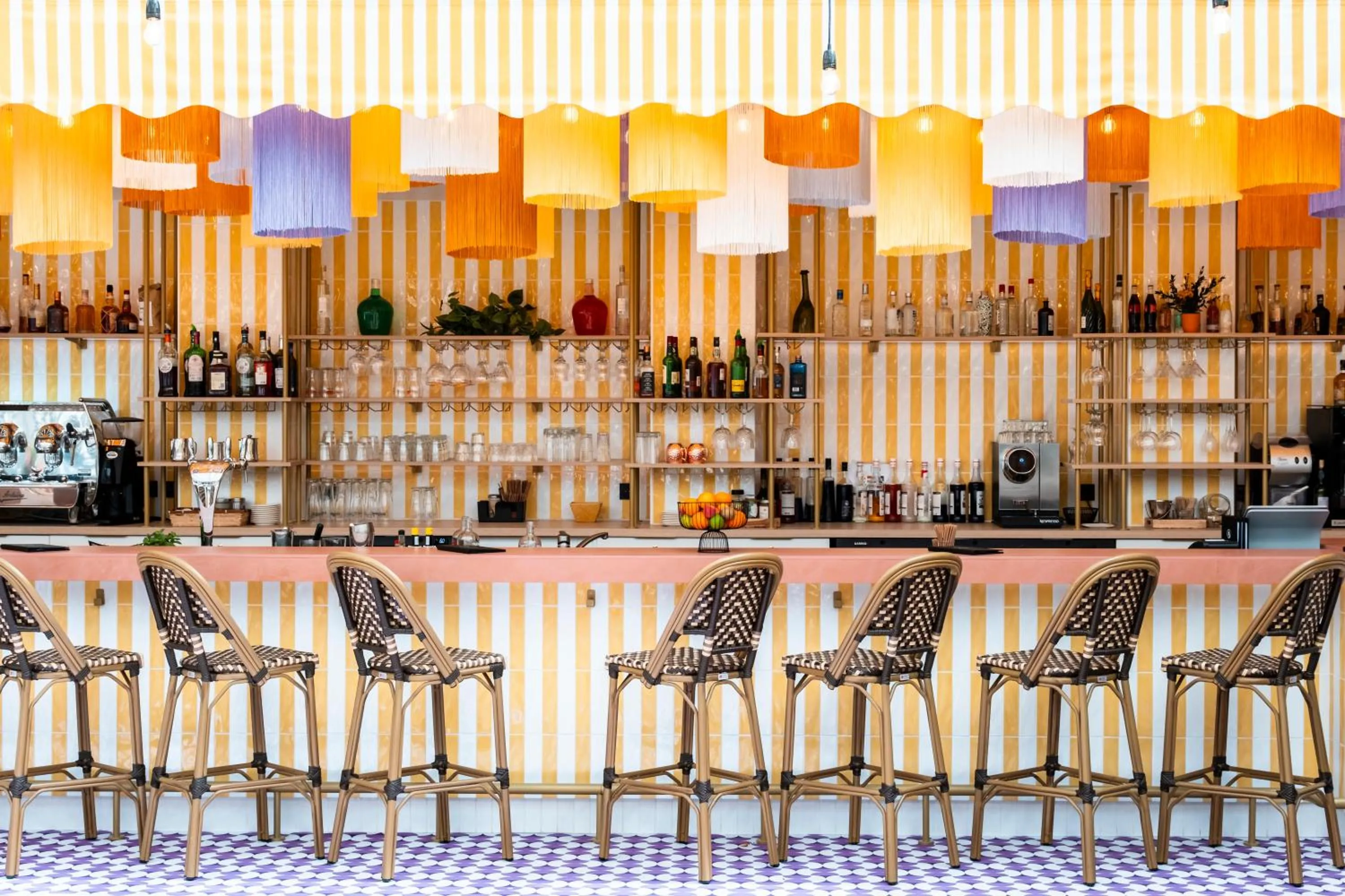 Lounge or bar in Novotel Atria Nimes Centre