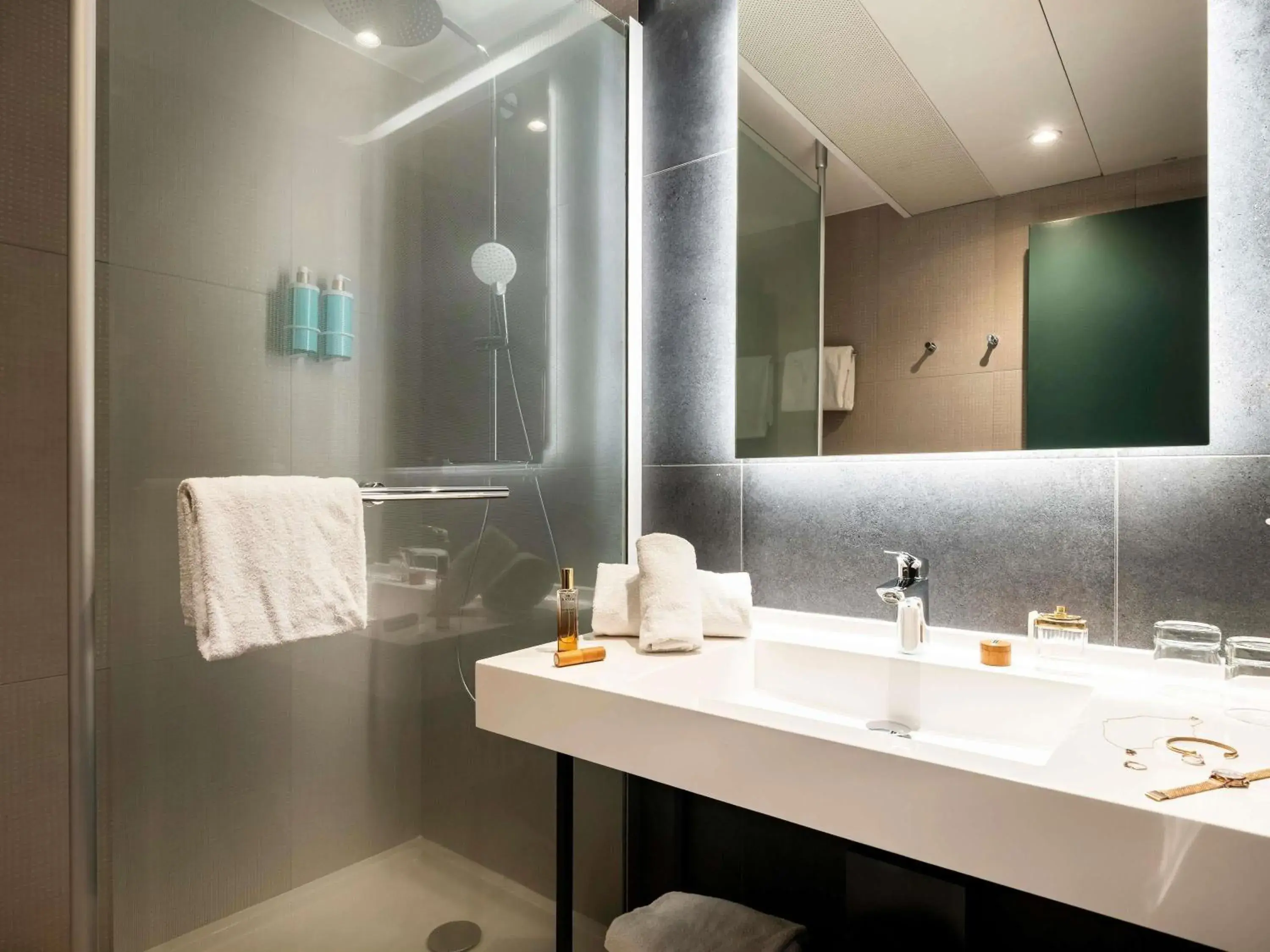 Standard Double Room in Novotel Atria Nimes Centre Standard Double Room in Novotel Atria Nimes Centre