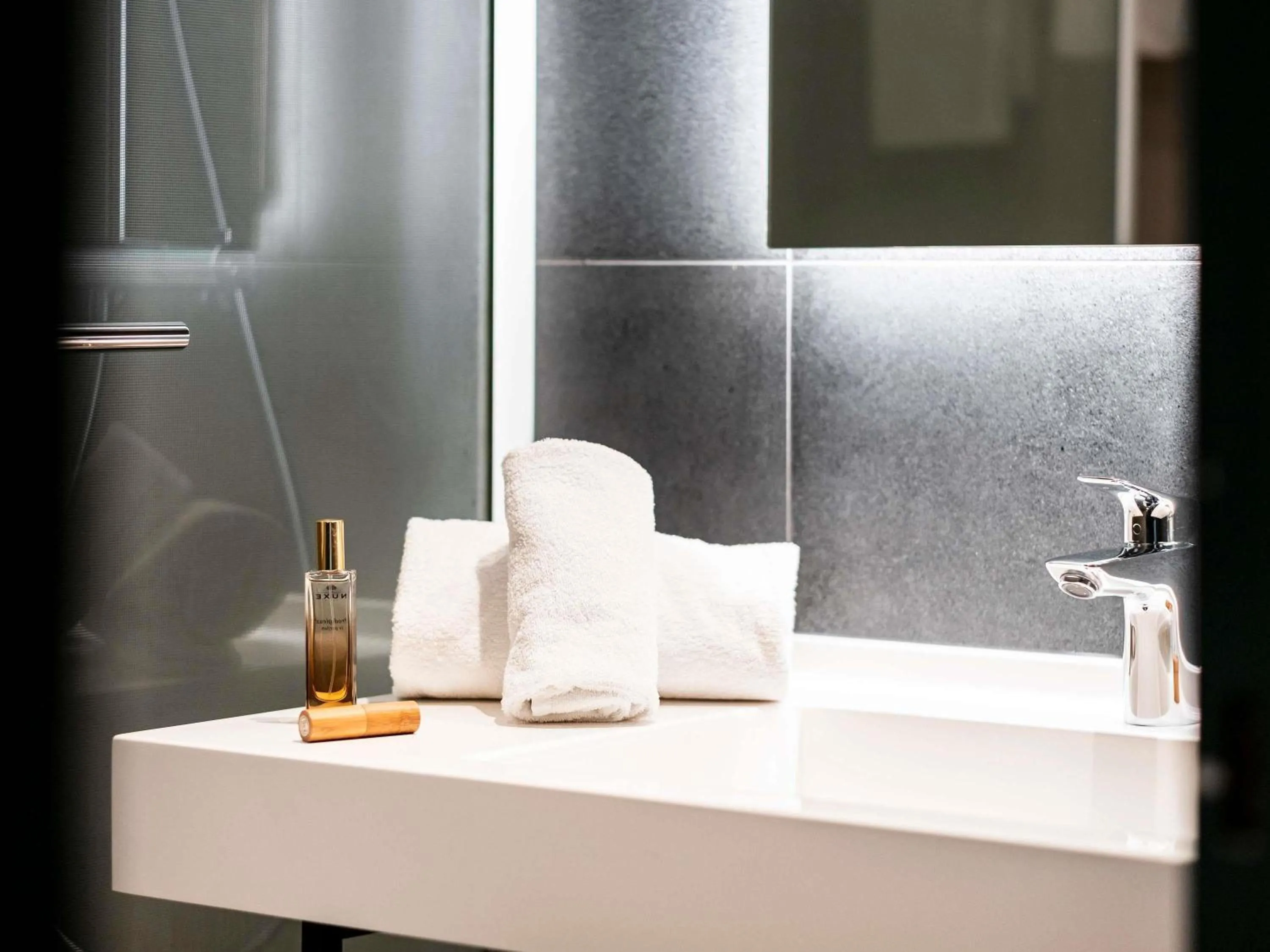 Bedroom in Novotel Atria Nimes Centre