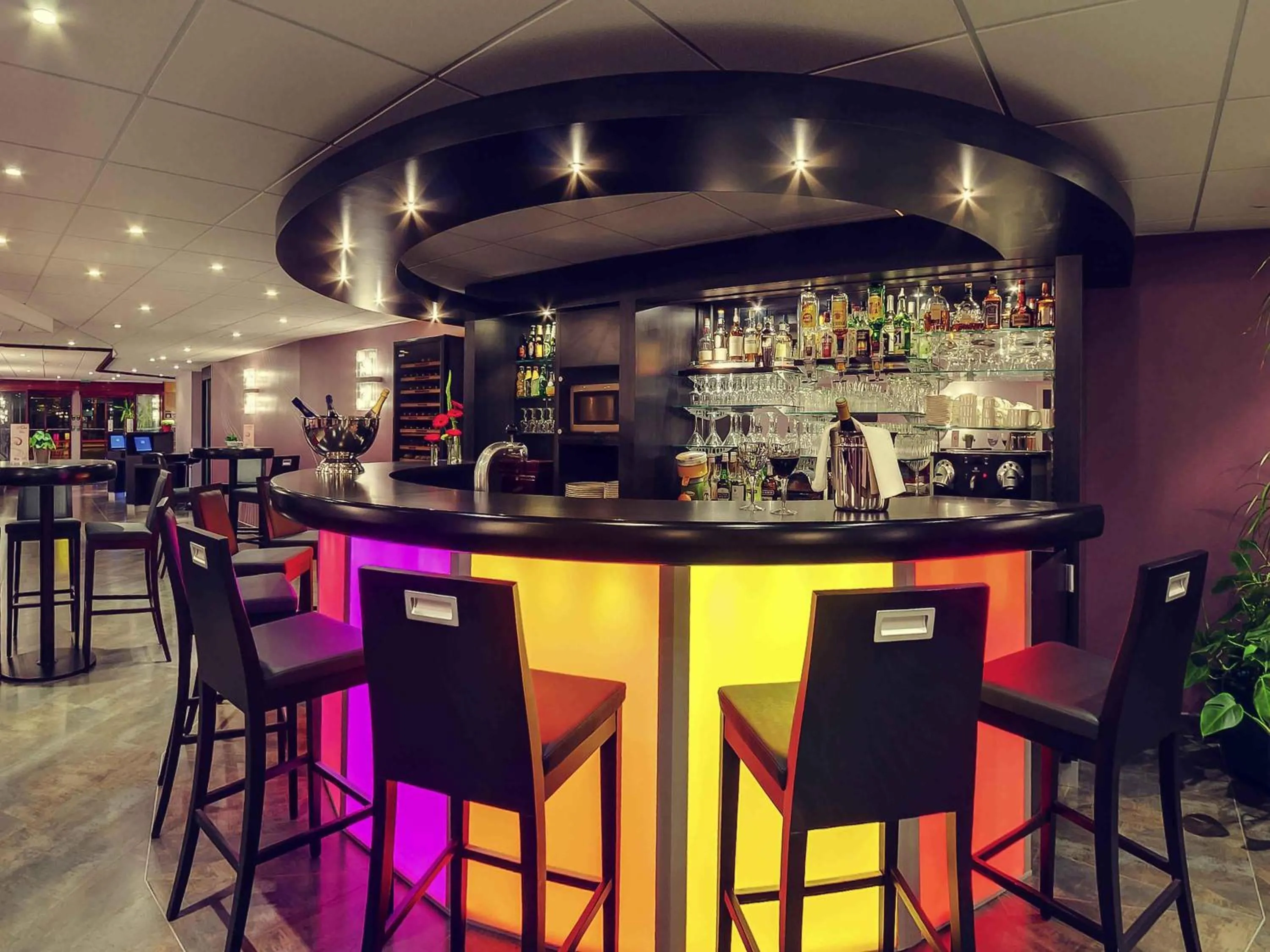 Lounge or bar in Mercure Quimper Centre