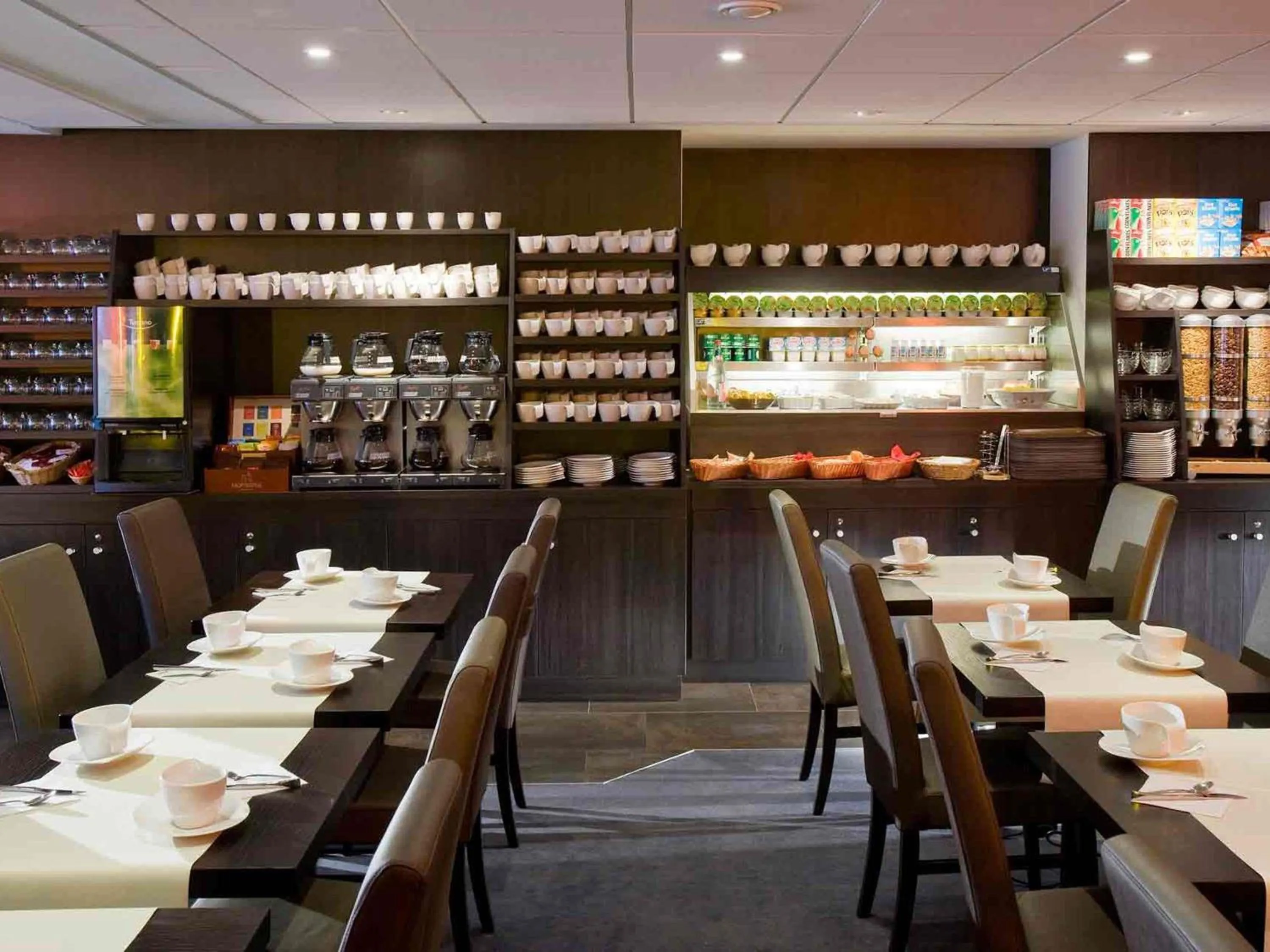 Lounge or bar in Mercure Quimper Centre