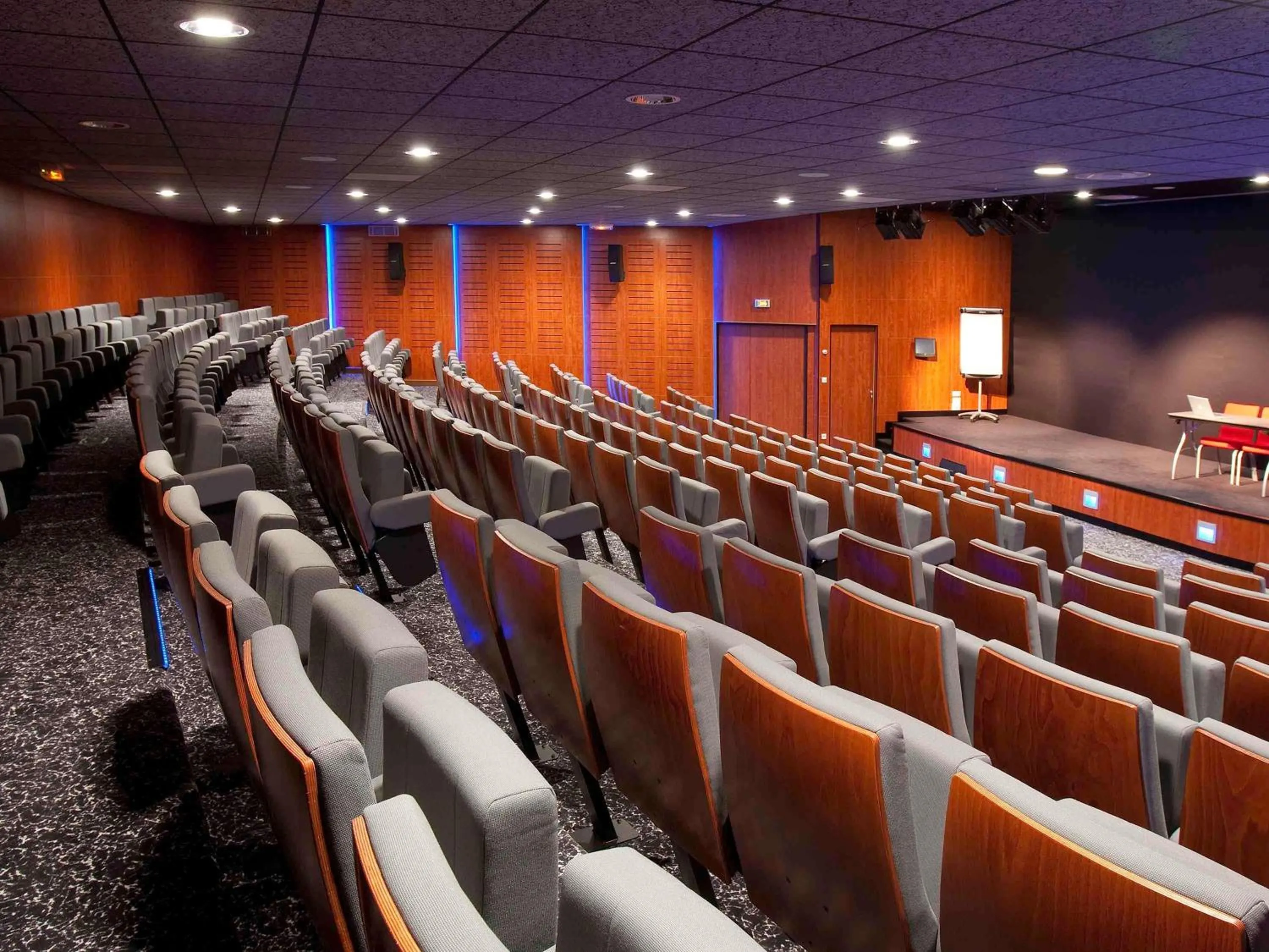 Meeting/conference room in Mercure Quimper Centre