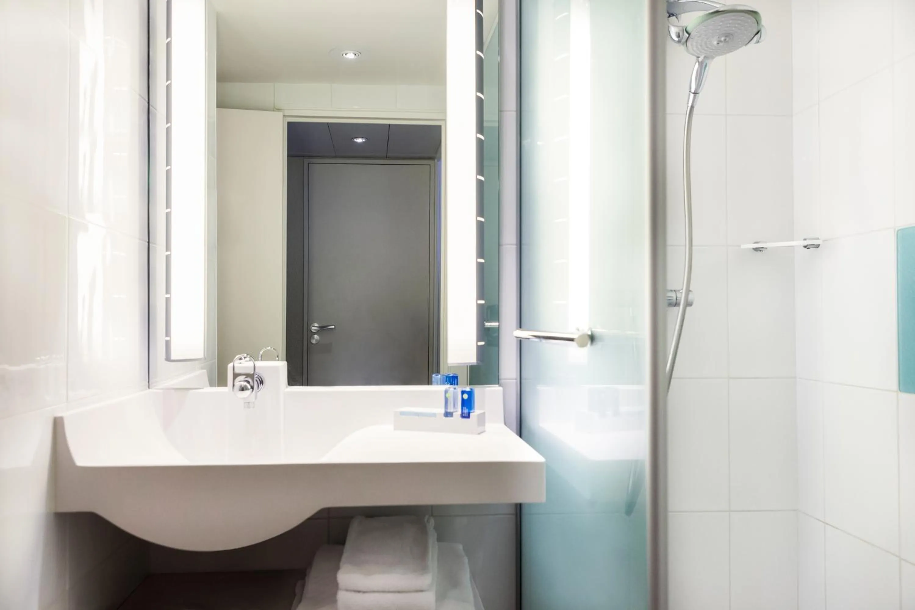 Bathroom in Novotel Paris Pont De Sevres