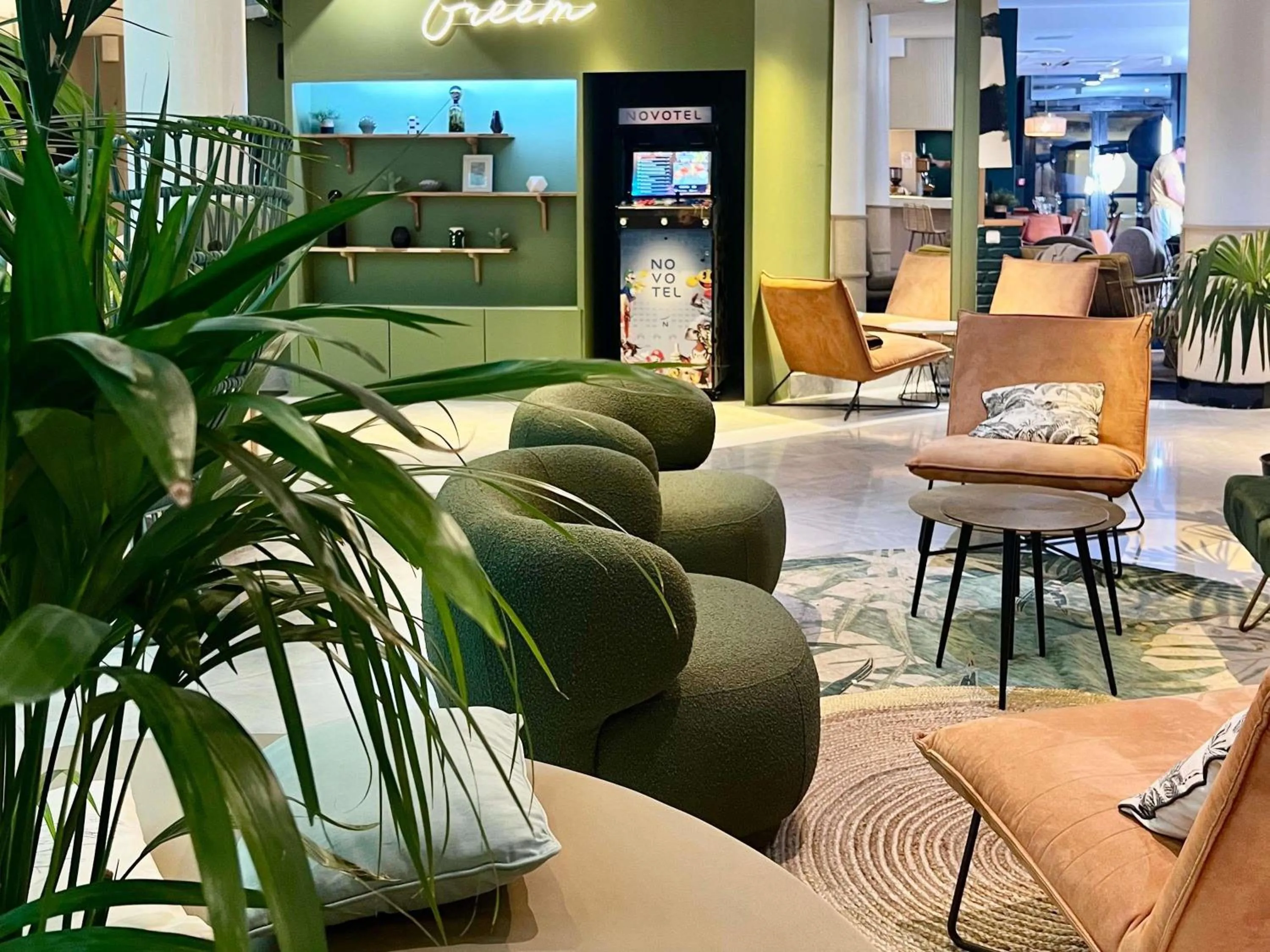 Property building in Novotel Paris Pont De Sevres