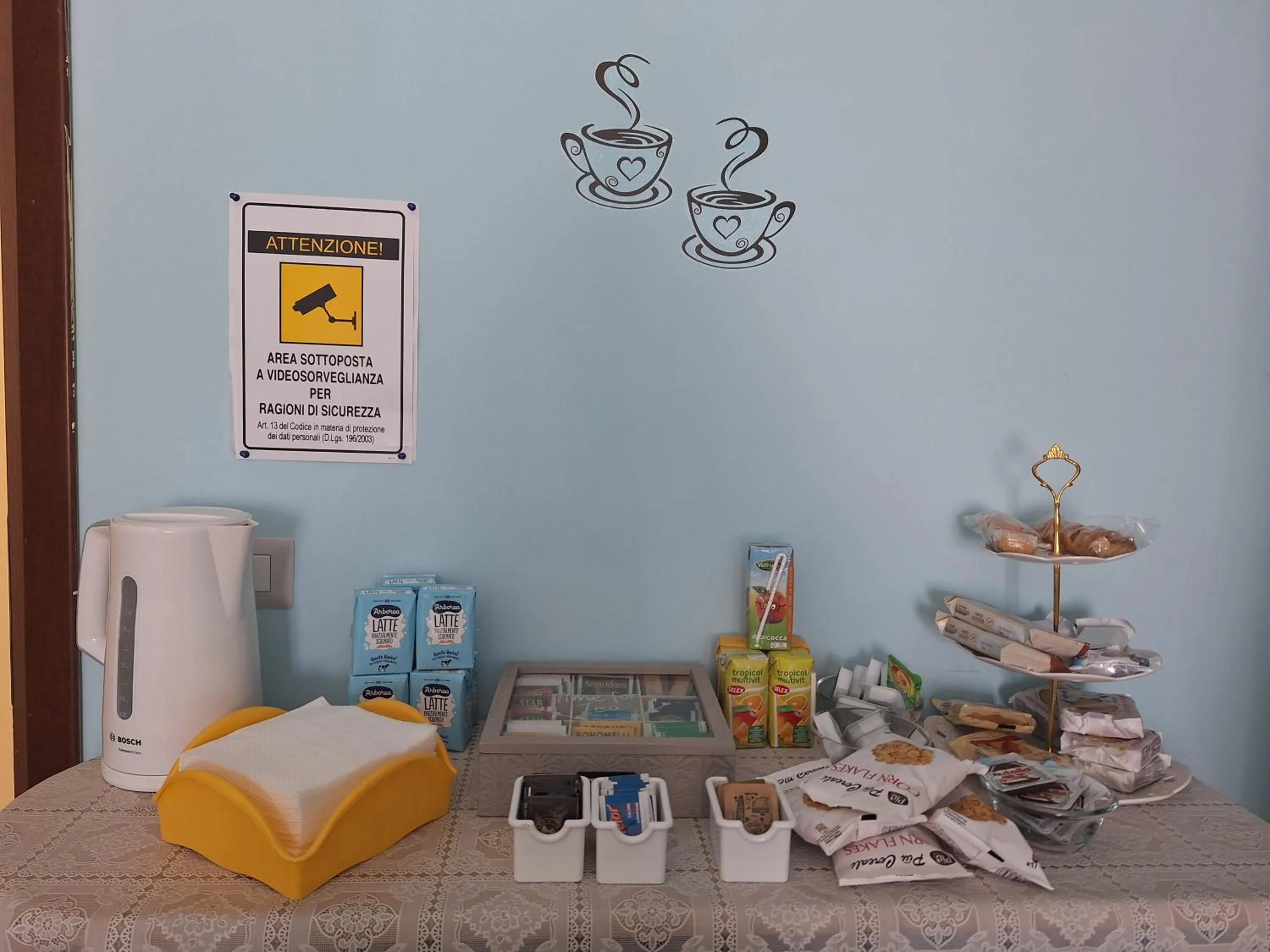 Restaurant/places to eat in Napoli Royal Suite