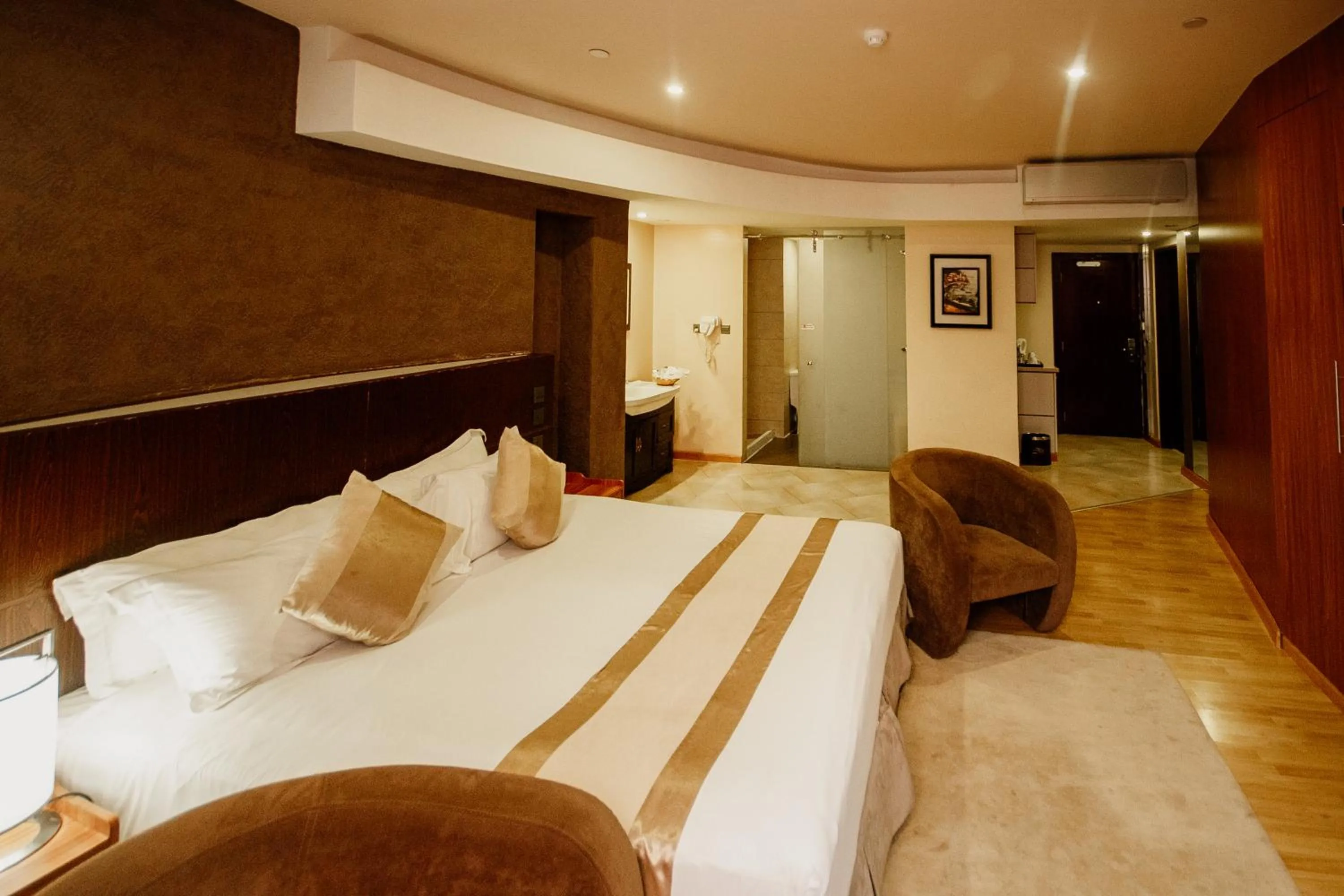 Photo of the whole room, Bed in SG Premium Resort