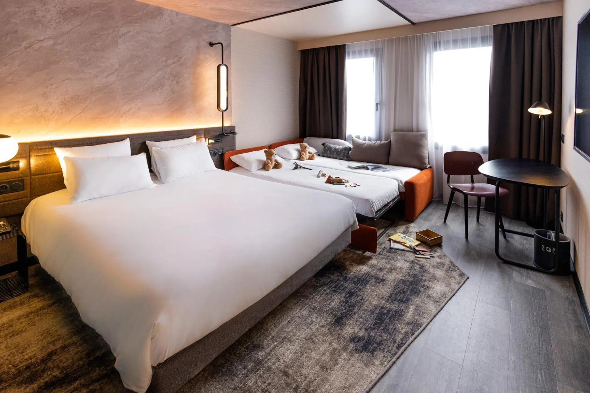 Bed in Novotel Paris Suresnes Longchamp