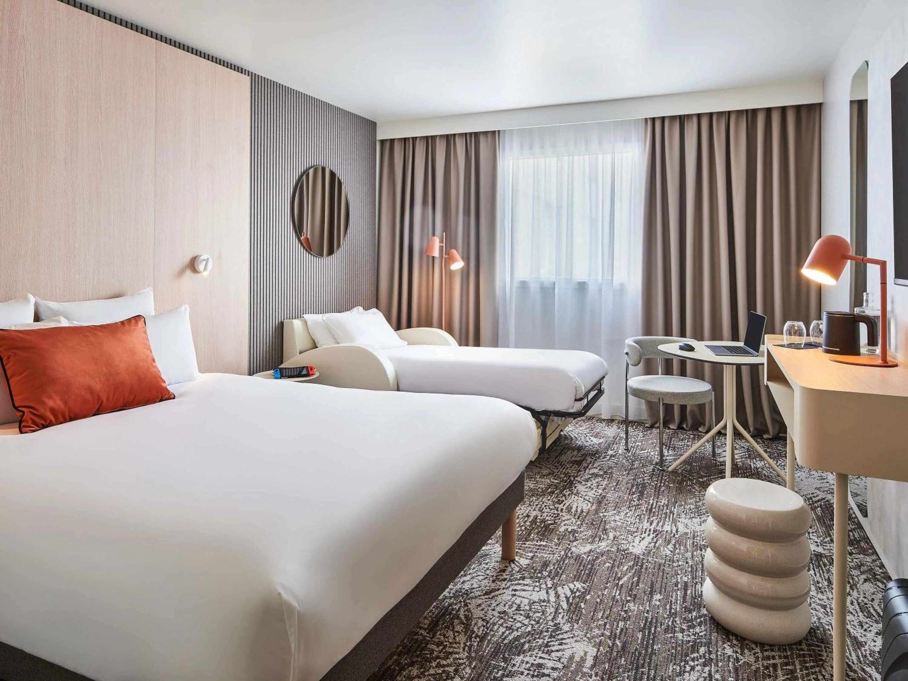 Bedroom, Bed in Novotel Paris 13 Porte d'Italie